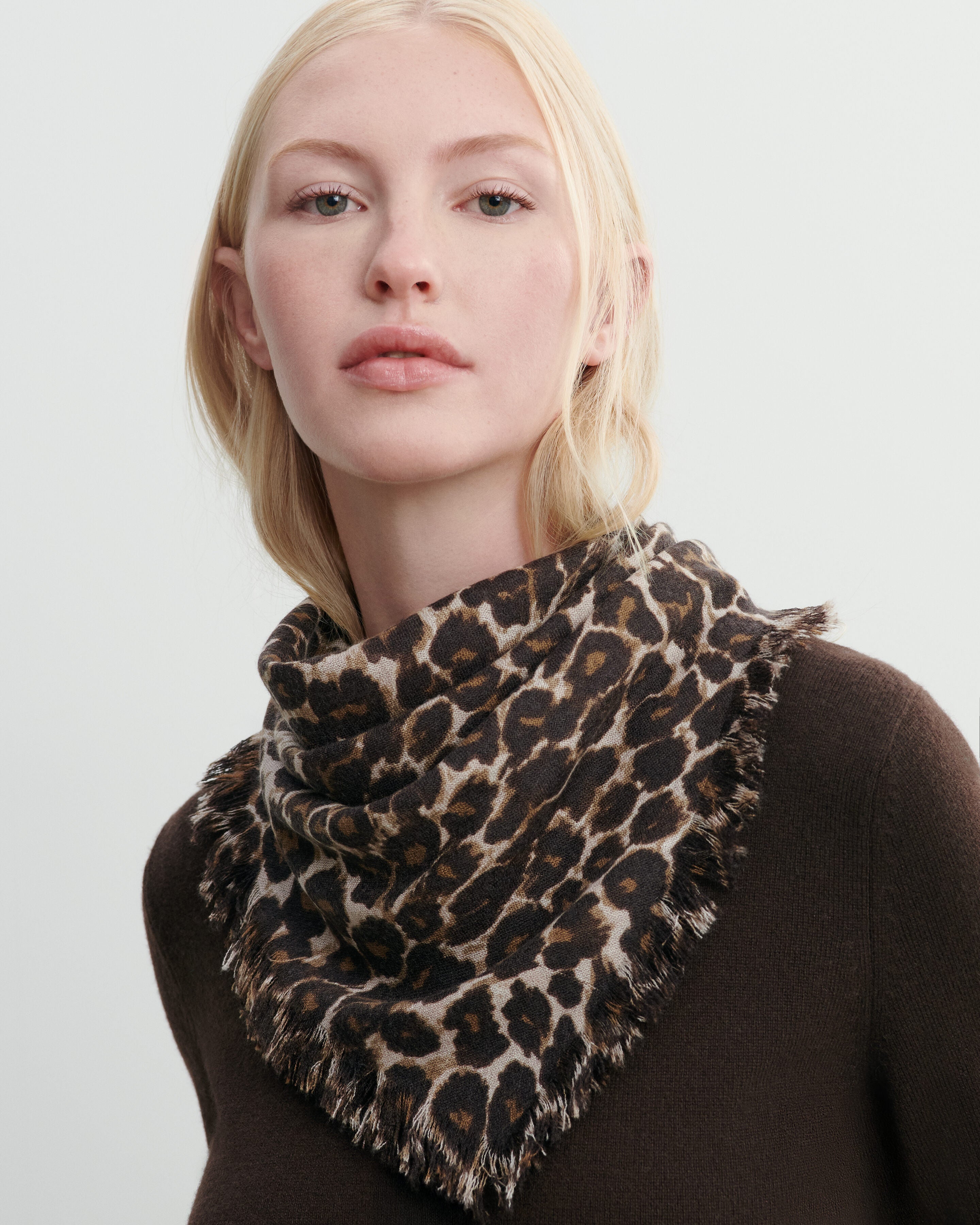 Mini printed square scarf in Cashmere Women chocolate | Eric Bompard