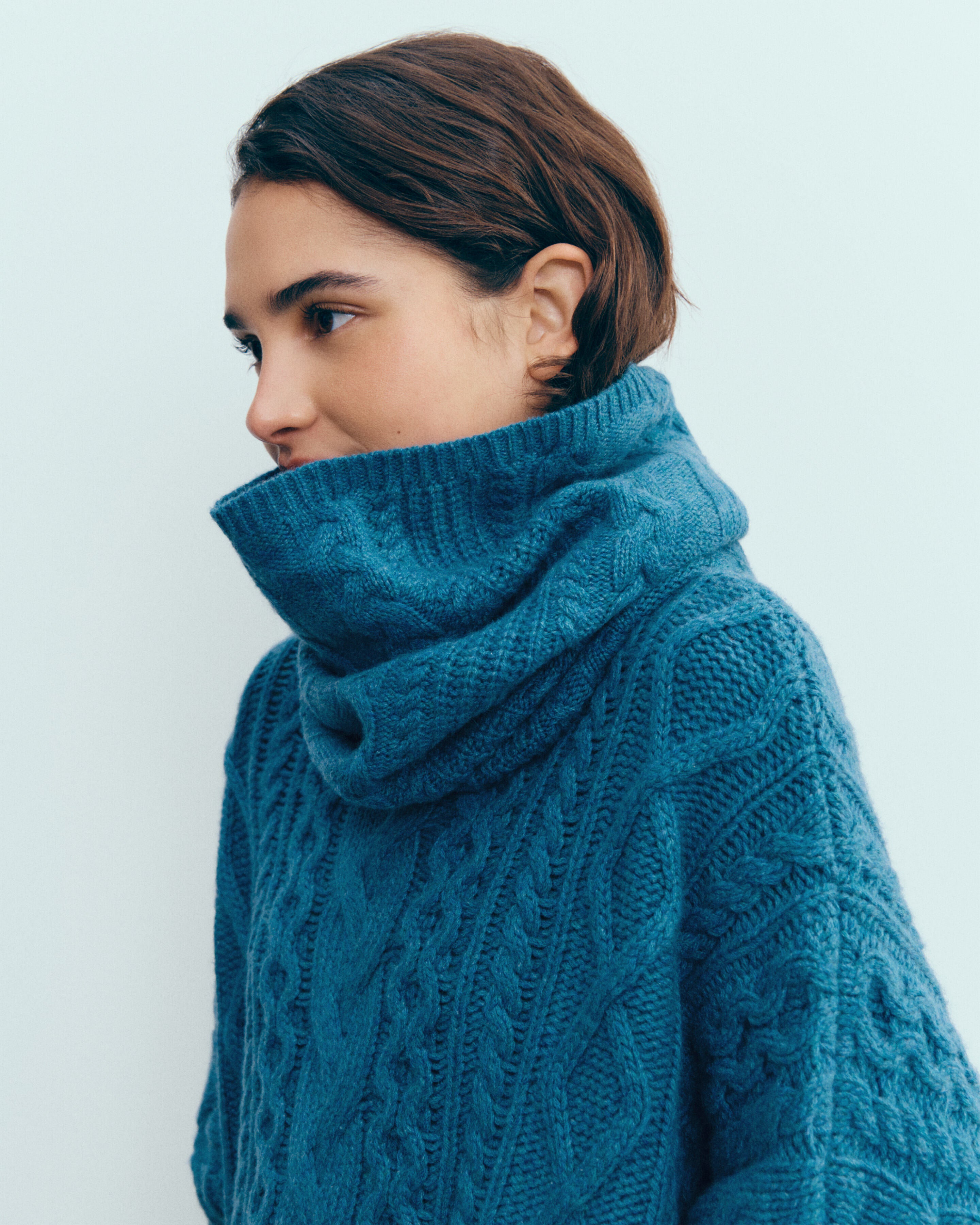 Cable-knit neck warmer in Cashmere Mix canoe blue | Eric Bompard