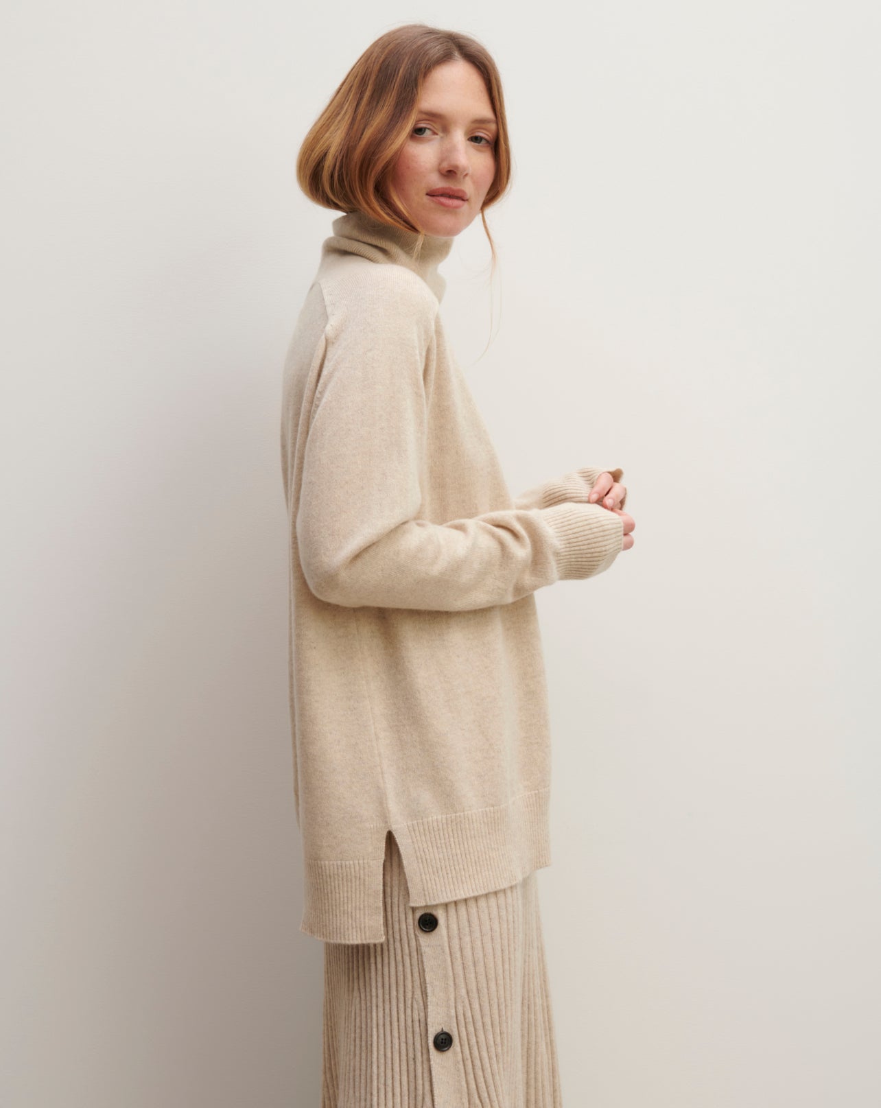 Loose turtleneck pullover in Cachemire Women oat beige | Eric Bompard