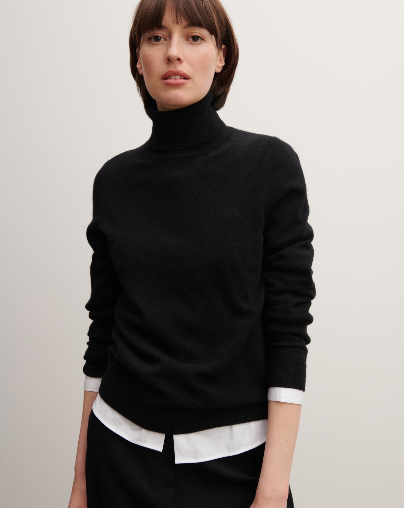 Classic turtleneck pullover in Cachemire Women black | Eric Bompard