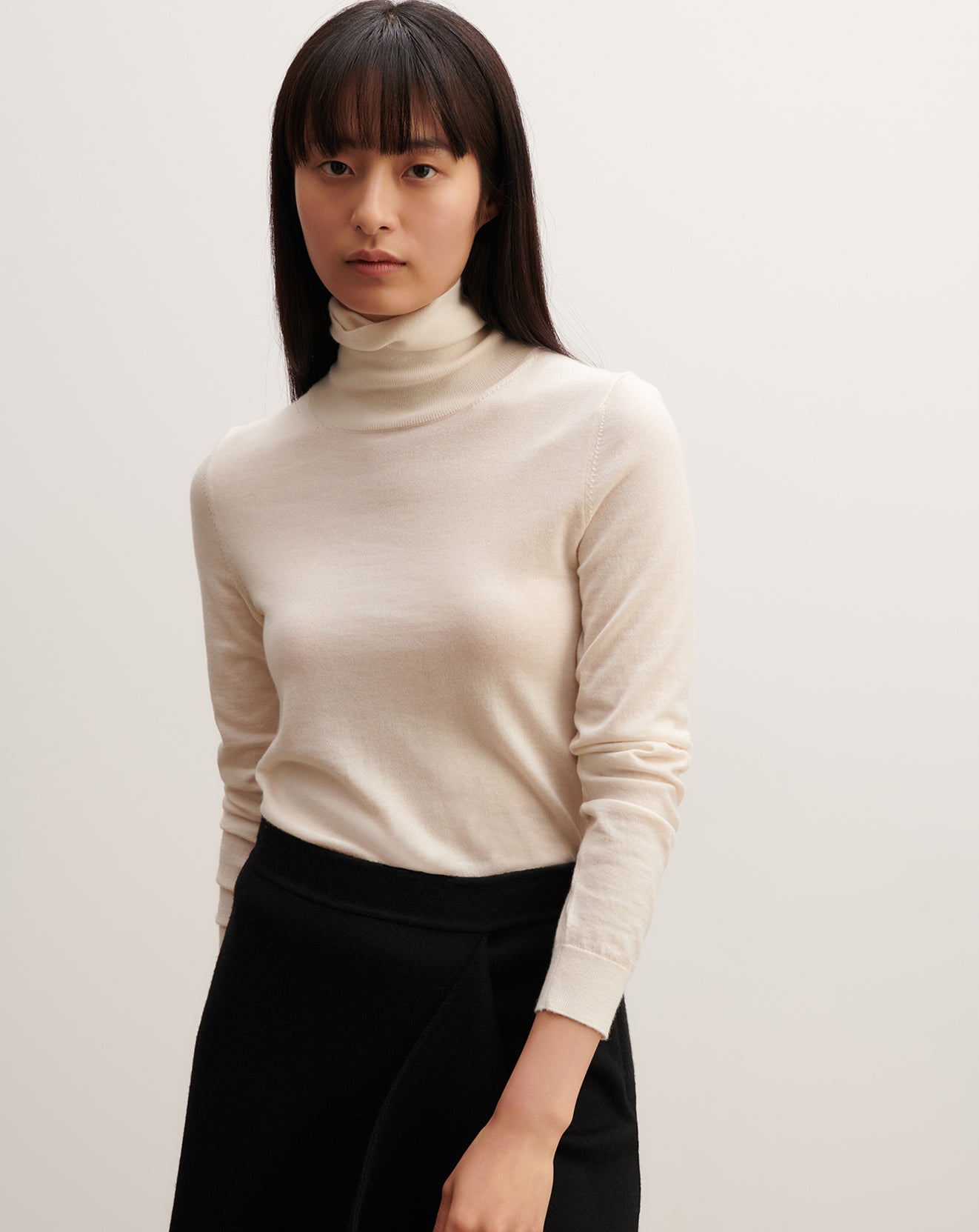 Extrafine turtleneck pullover in Cachemire Women plaster Eric
