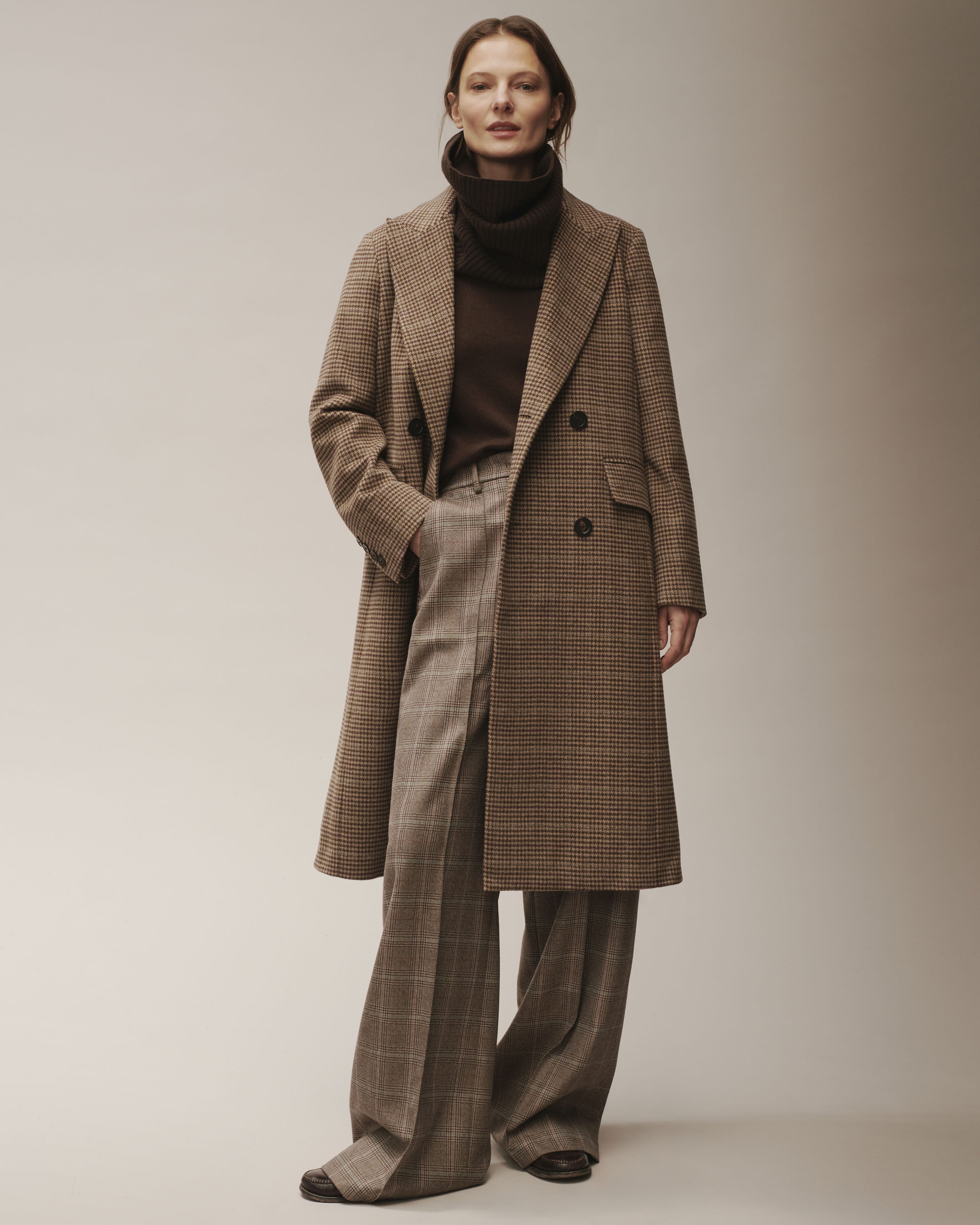 Houndstooth coat in Cashmere, Yak Women millet/chocolate brown