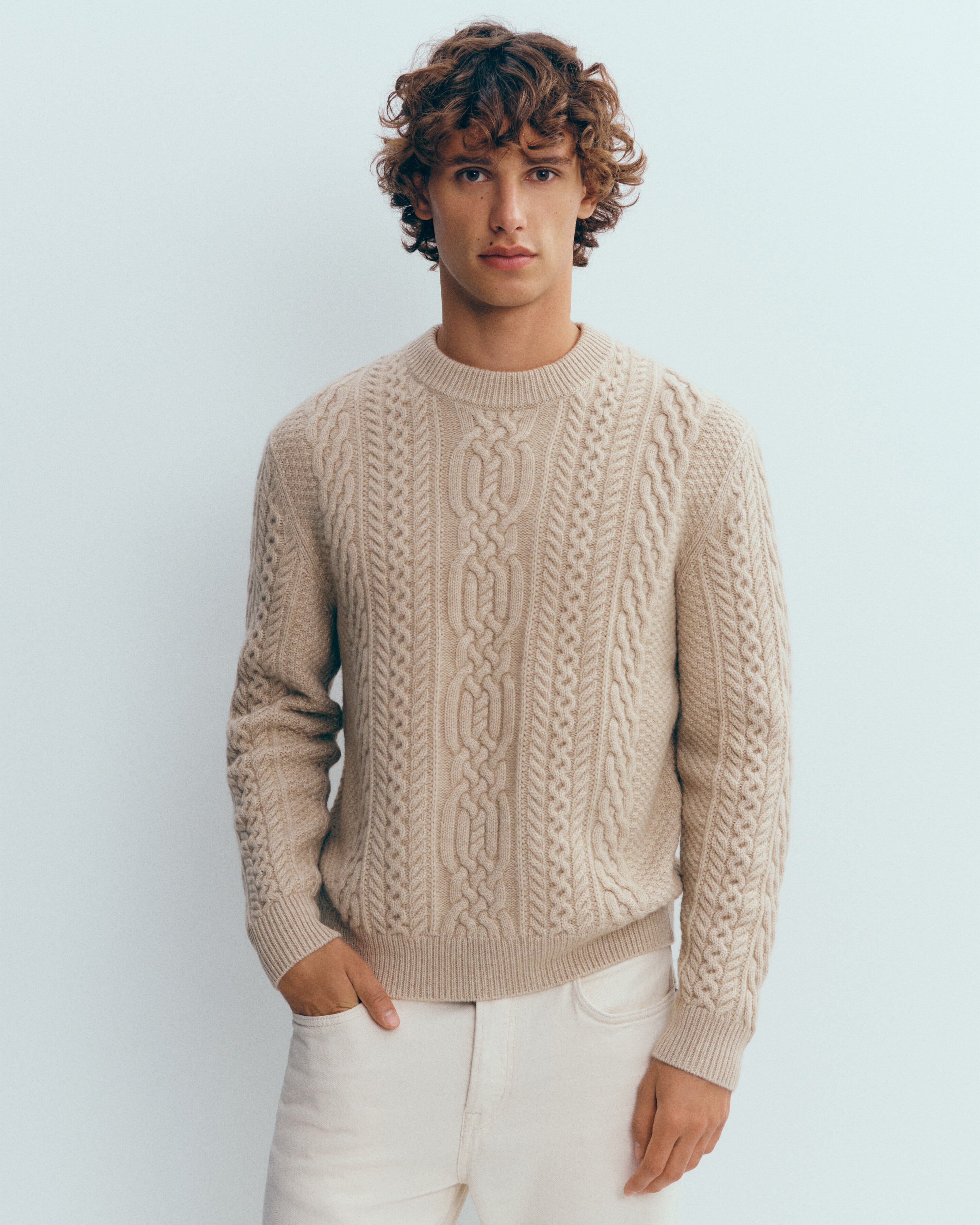 Cable round neck pullover in Cashmere Men pebble | Eric Bompard