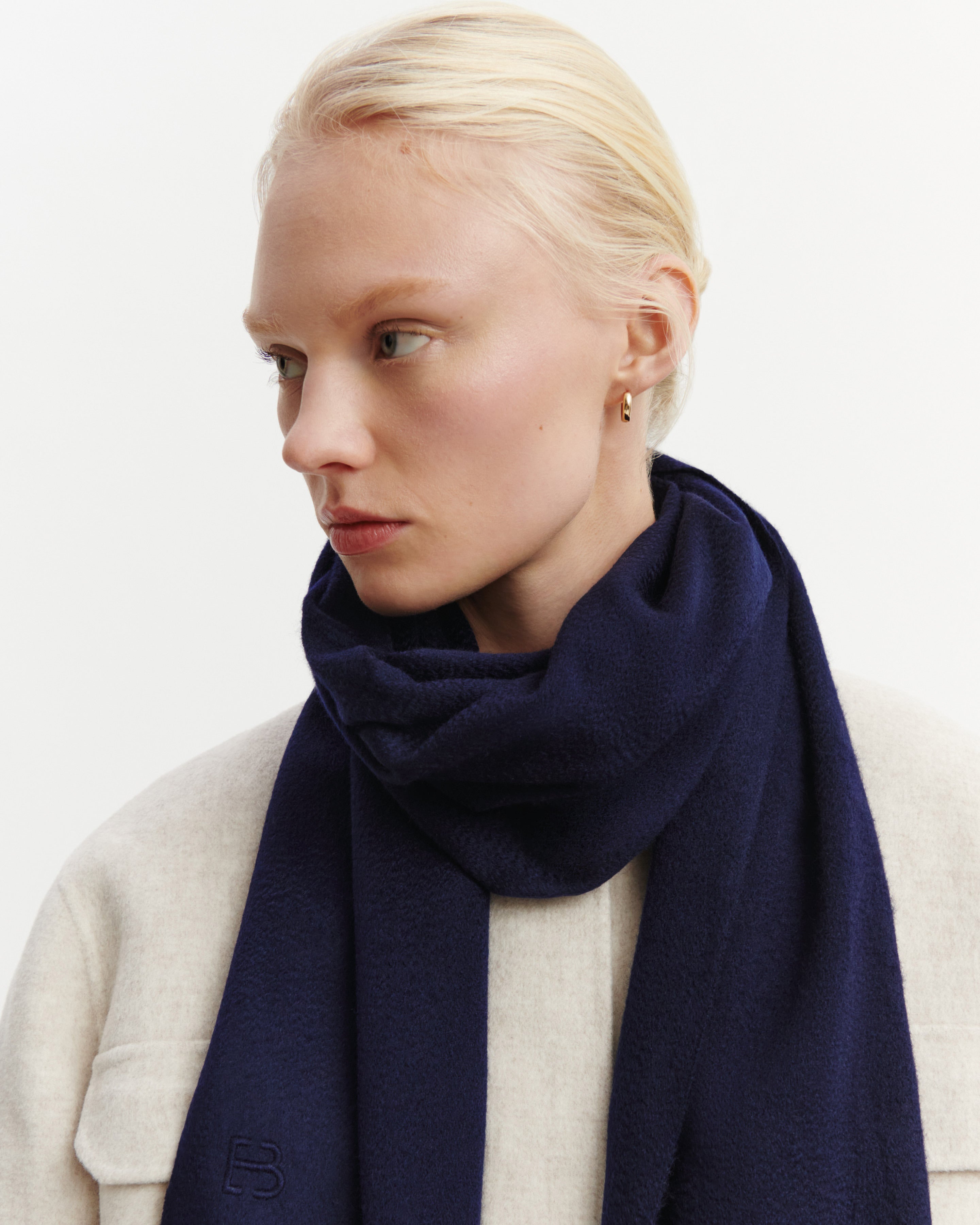 EB classic scarf in Cachemire Women navy blue | Eric Bompard