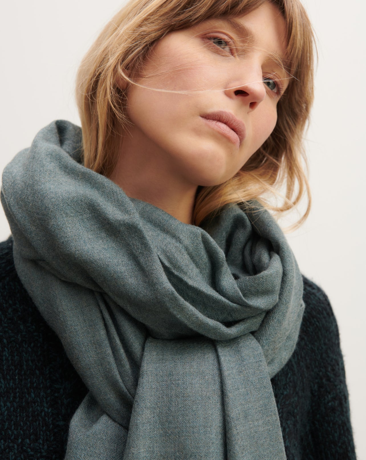 Maxi étole en voile-VERT RIVAGE-100% cachemire