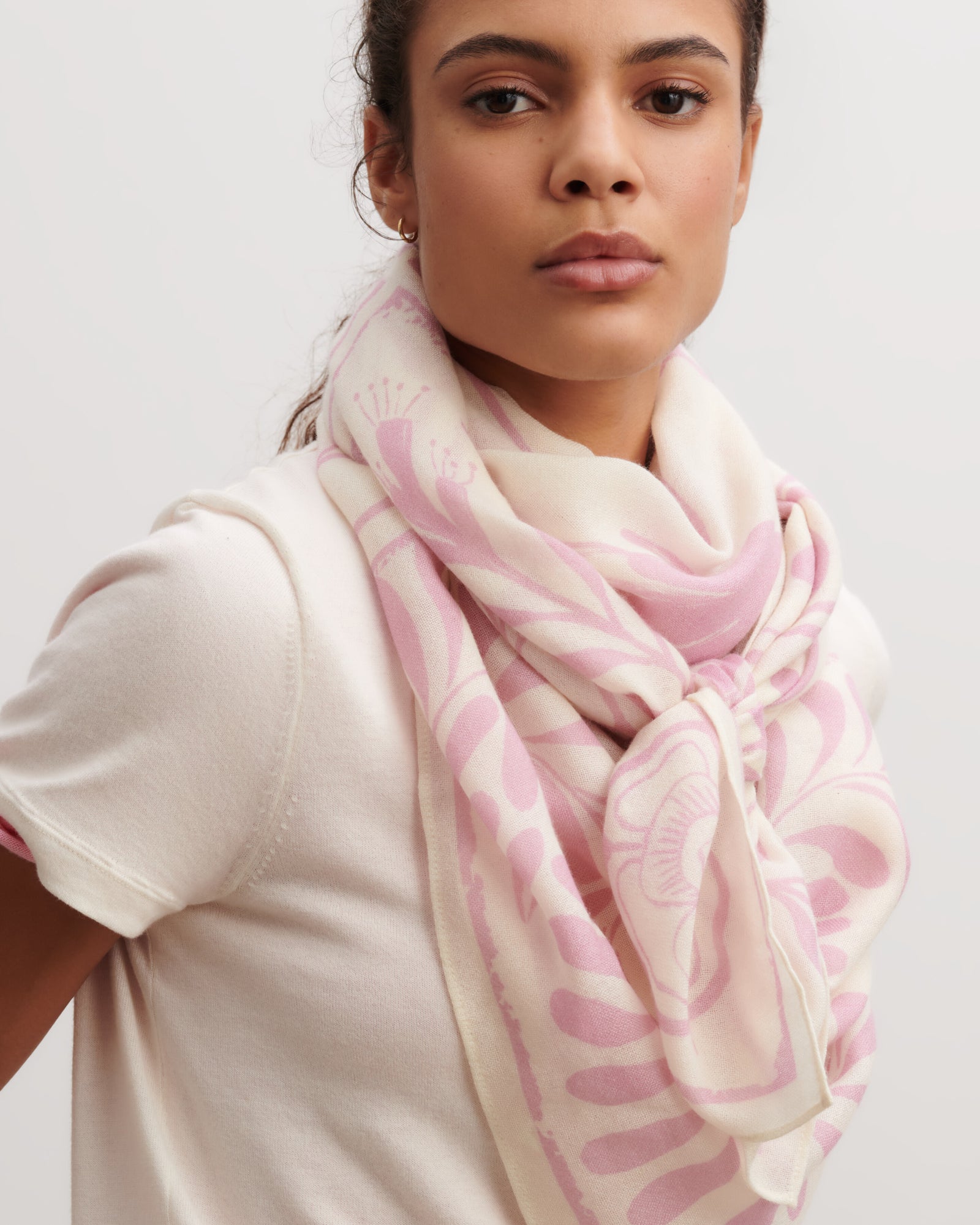 Carré imprimé-ROSE INDIEN-100% cachemire