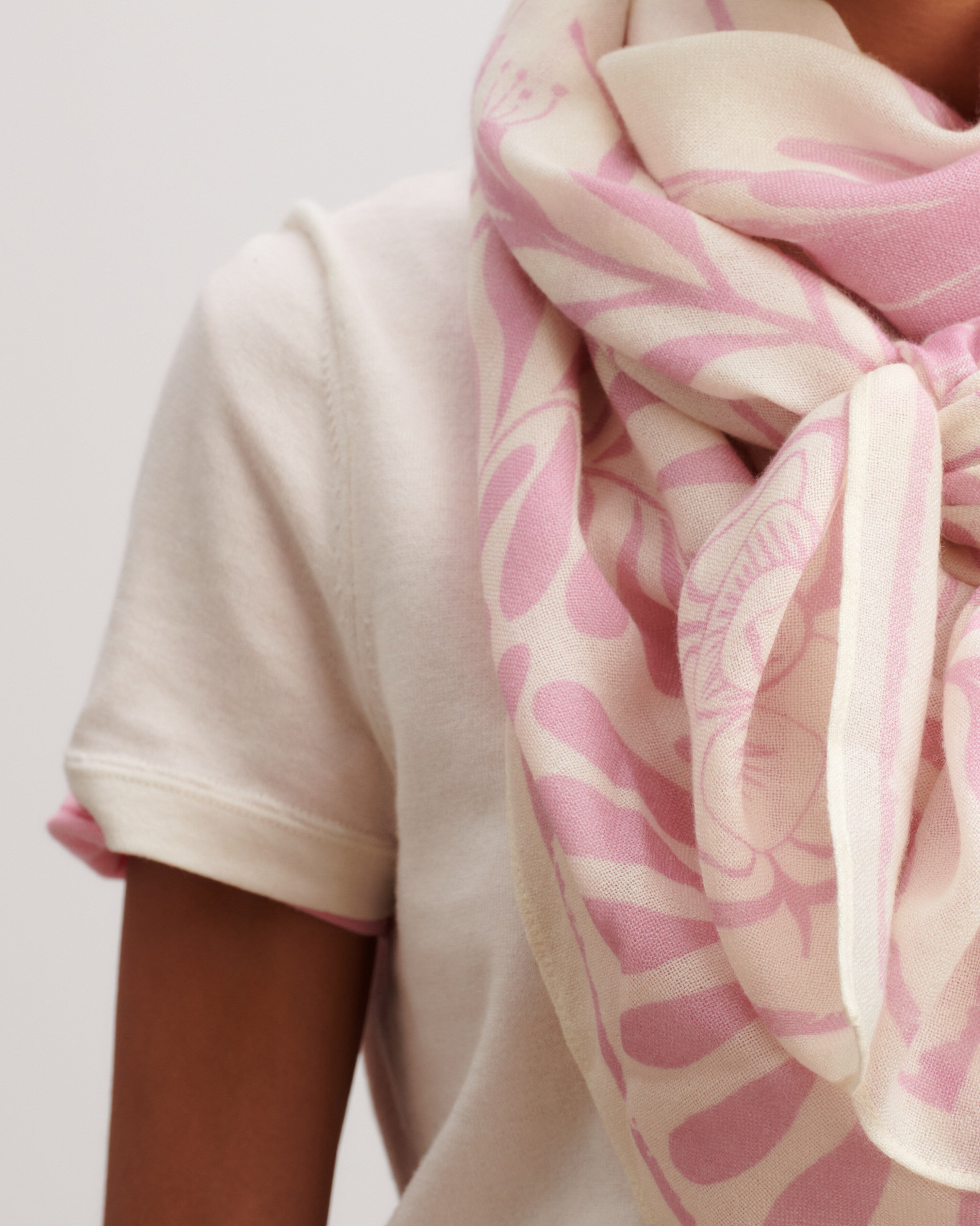 Carré imprimé-ROSE INDIEN-100% cachemire