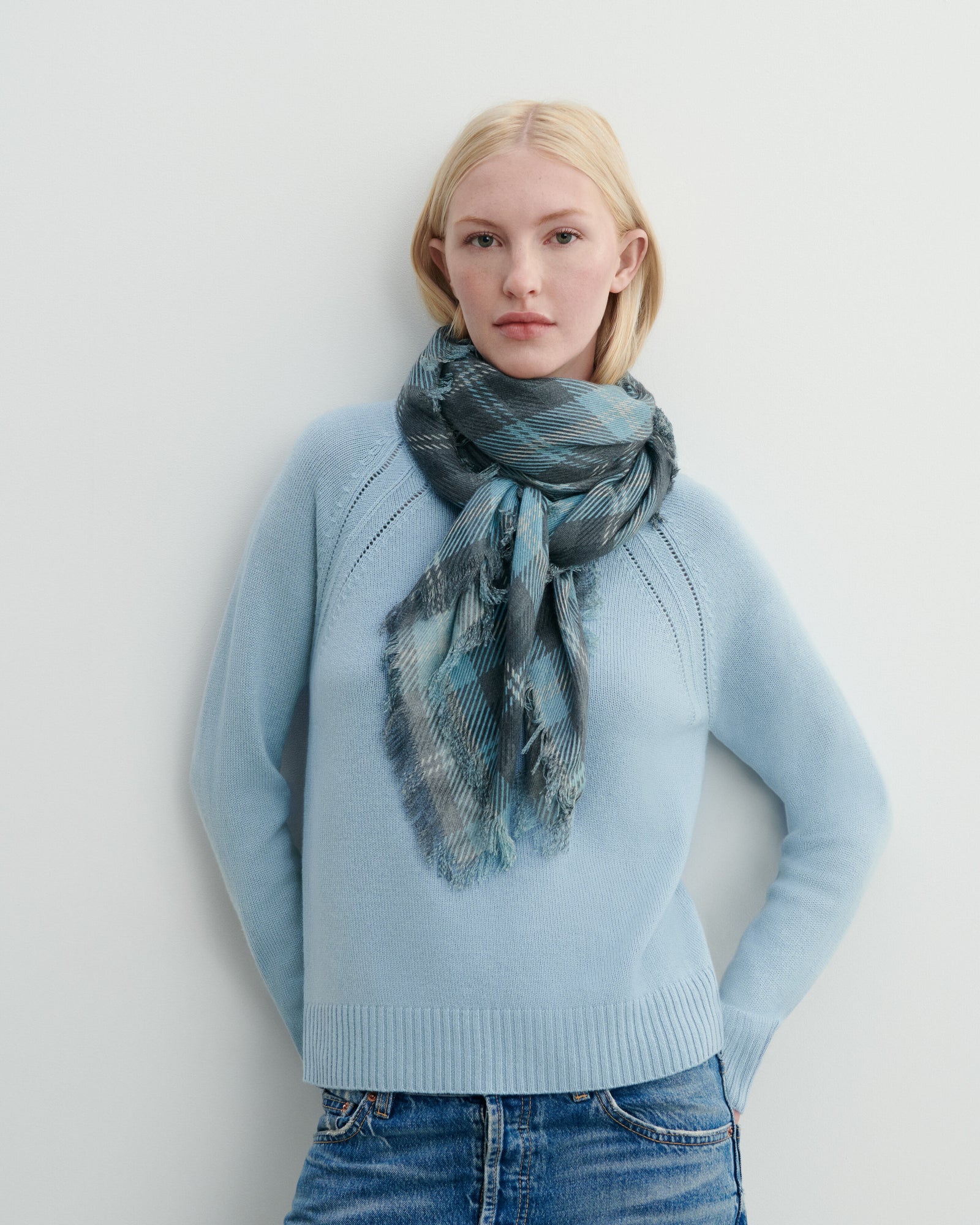 Carré en twill imprimé-BLEU CONCORDE-100% cachemire