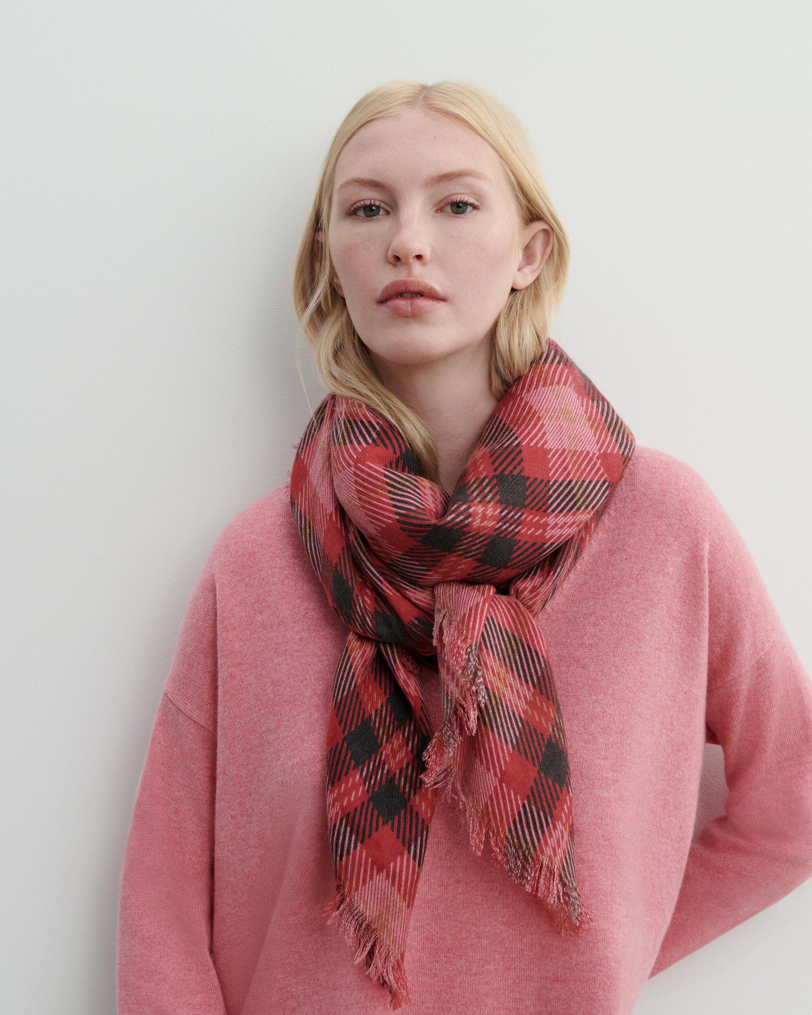 Carré en twill imprimé-ROUGE TANGO-100% cachemire