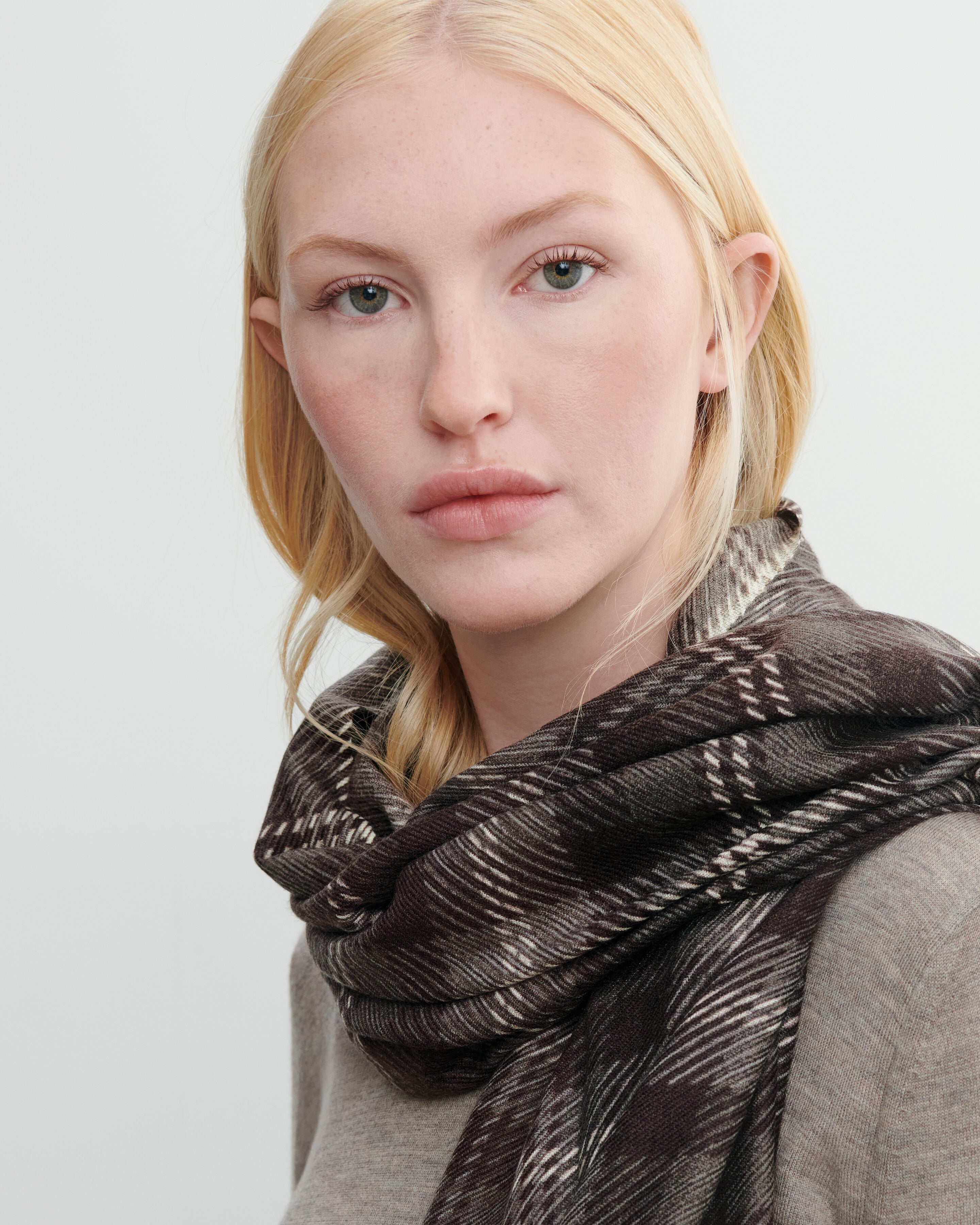 Etole twill imprimée-CHOCOLAT-100% cachemire