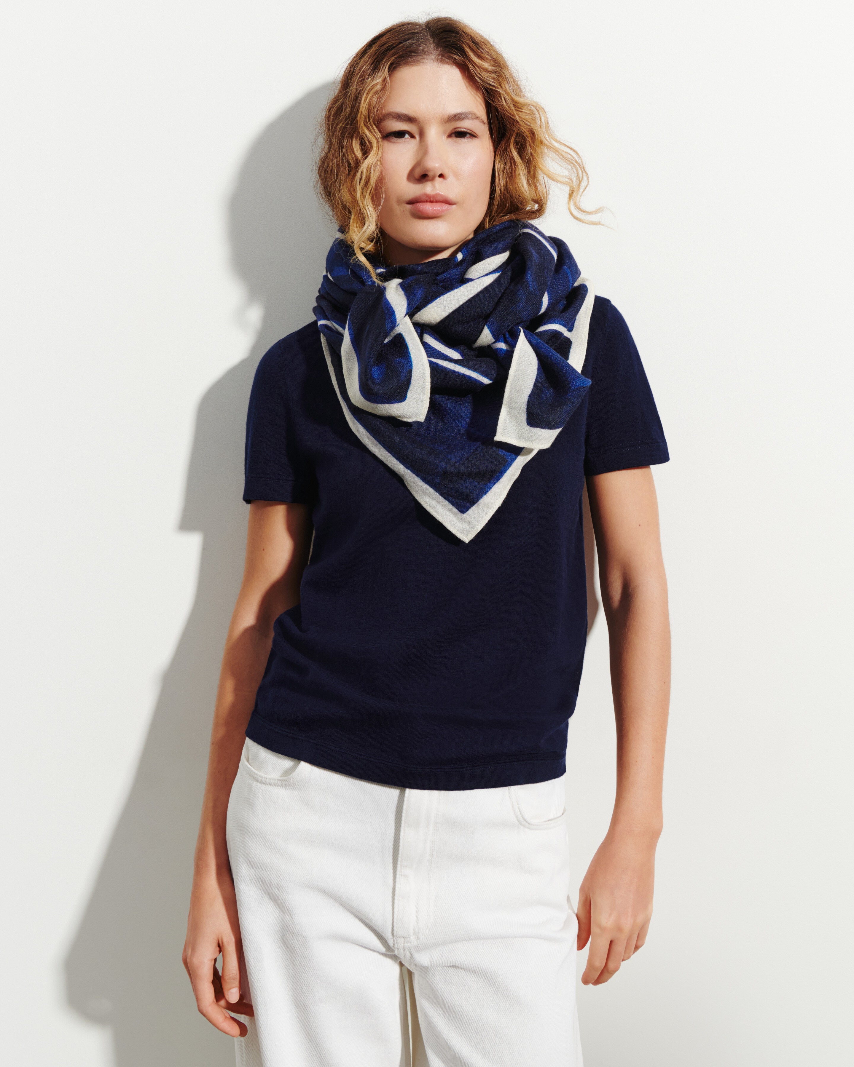 Carré imprimé-MARINE/NATUREL-100% cachemire