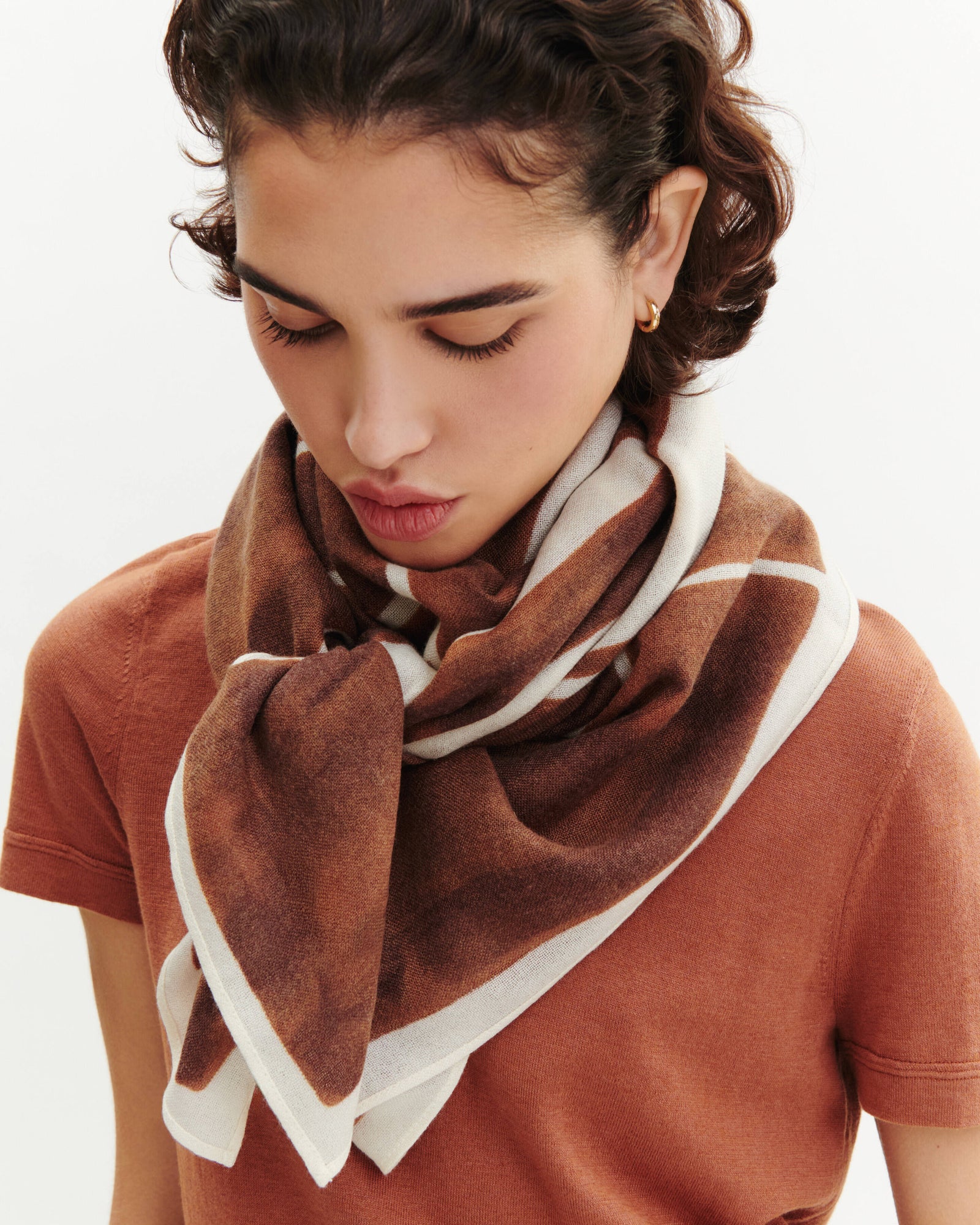 Carré imprimé-HENNE/NATUREL-100% cachemire