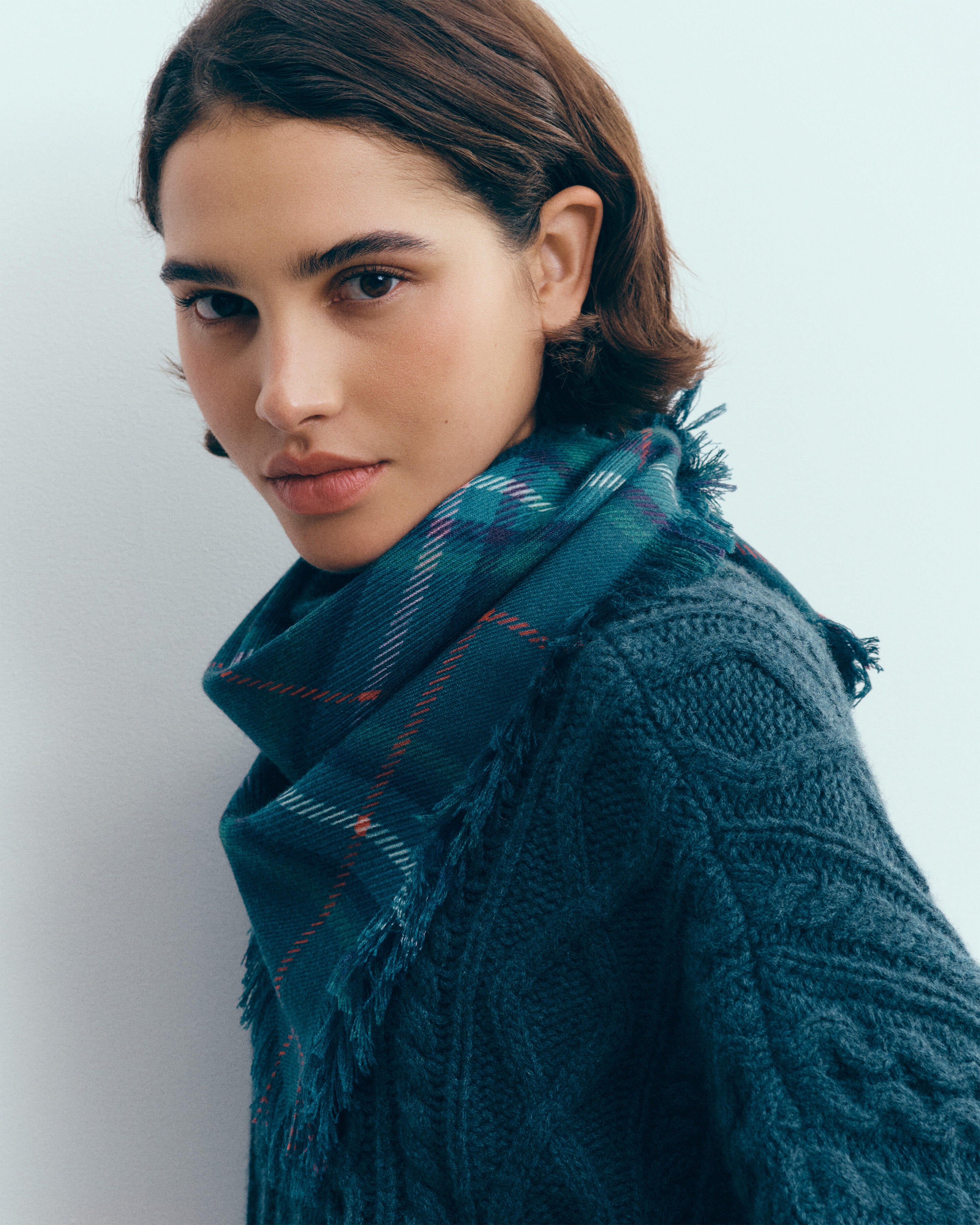 Mini carré imprimé tartan-BLEU CALYPSO/BLEU CANOE-100% cachemire