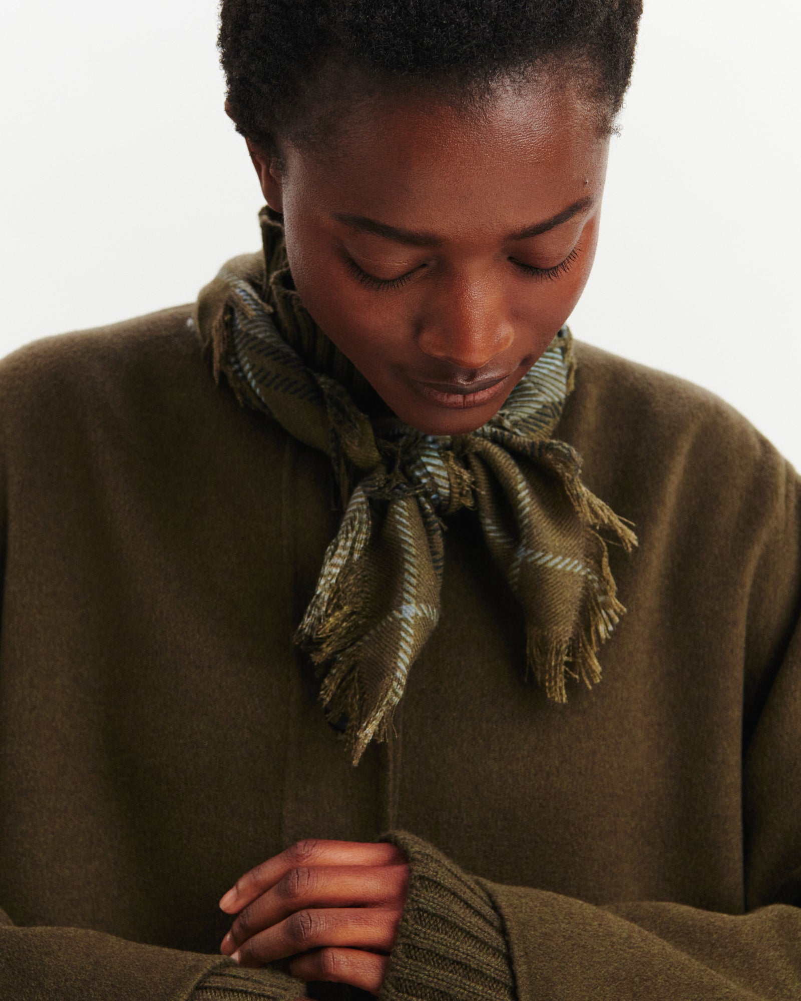 Mini carré imprimé tartan -OLIVE/GRIS METEORITE-100% cachemire