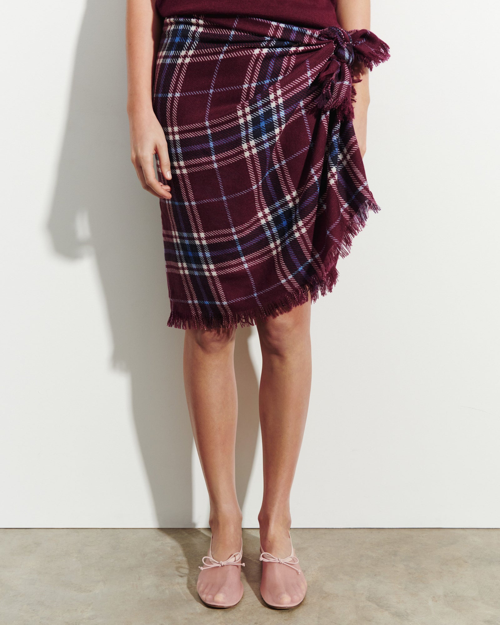 Carré en twill imprimé-OXALIS/MARINE-100% cachemire