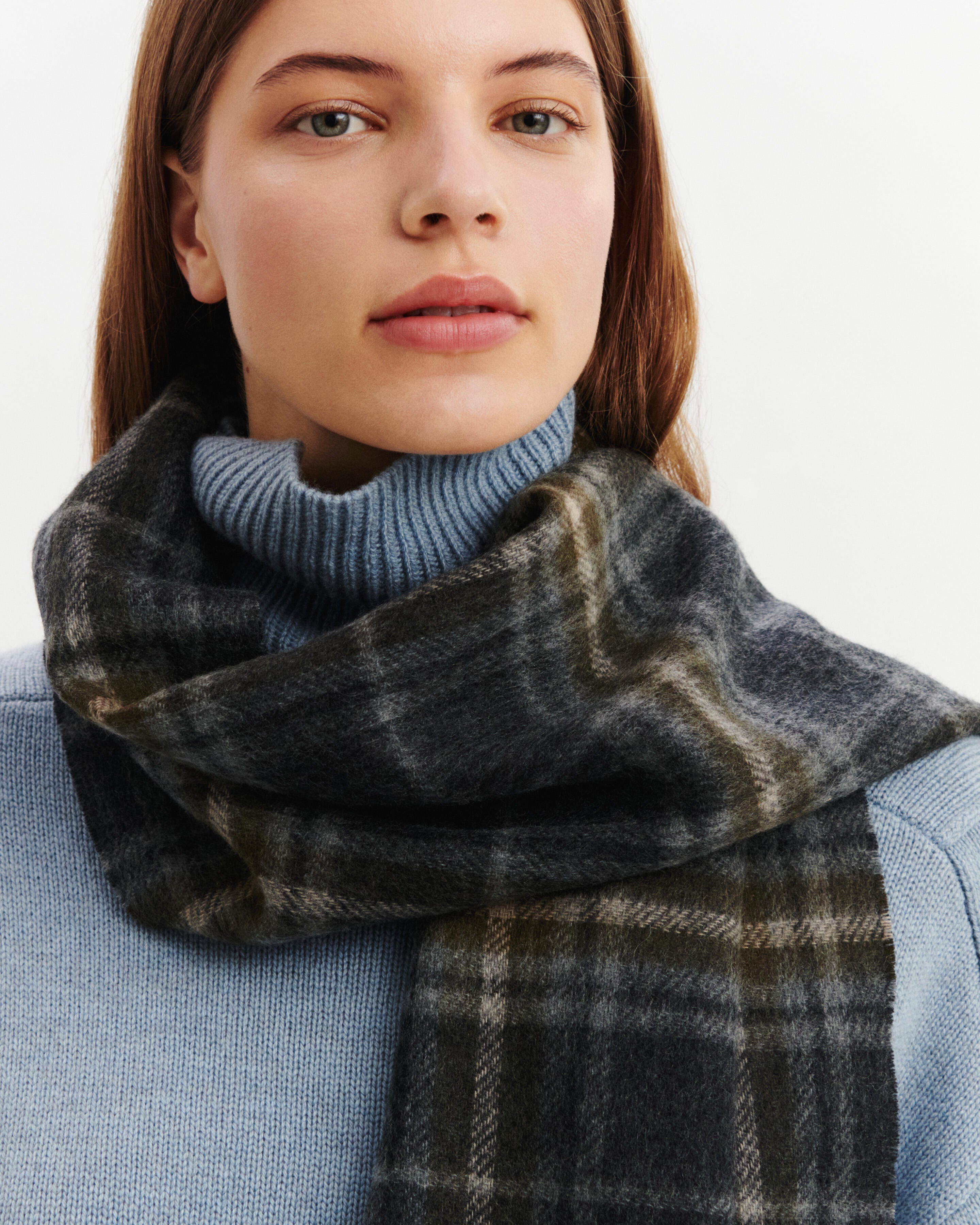 Écharpe tartan à franges-CHARBON/OLIVE-100% cachemire