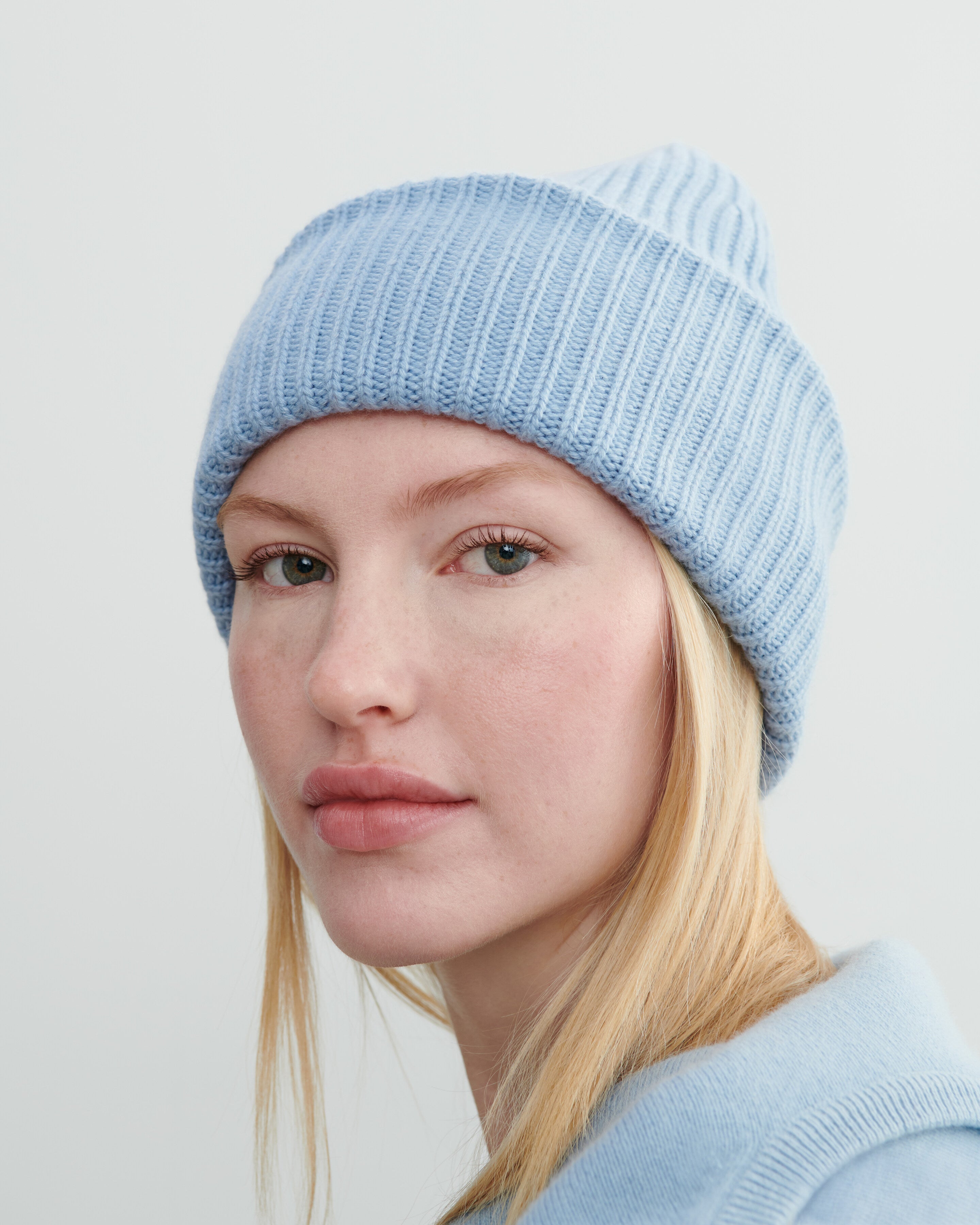 Bonnet ample à côtes-BLEU CONCORDE-100% cachemire