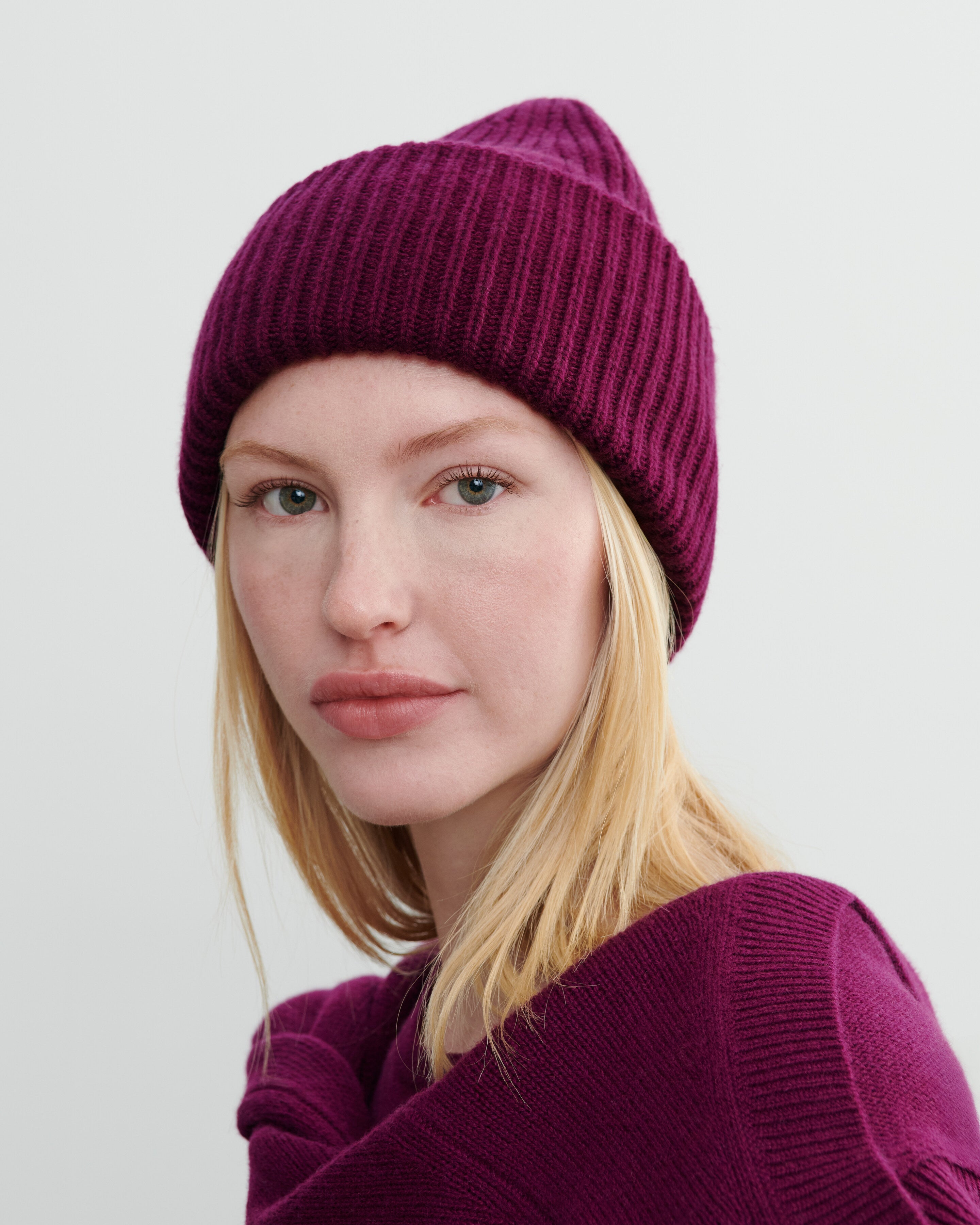 Bonnet ample à côtes-PRUNE DAMAS-100% cachemire