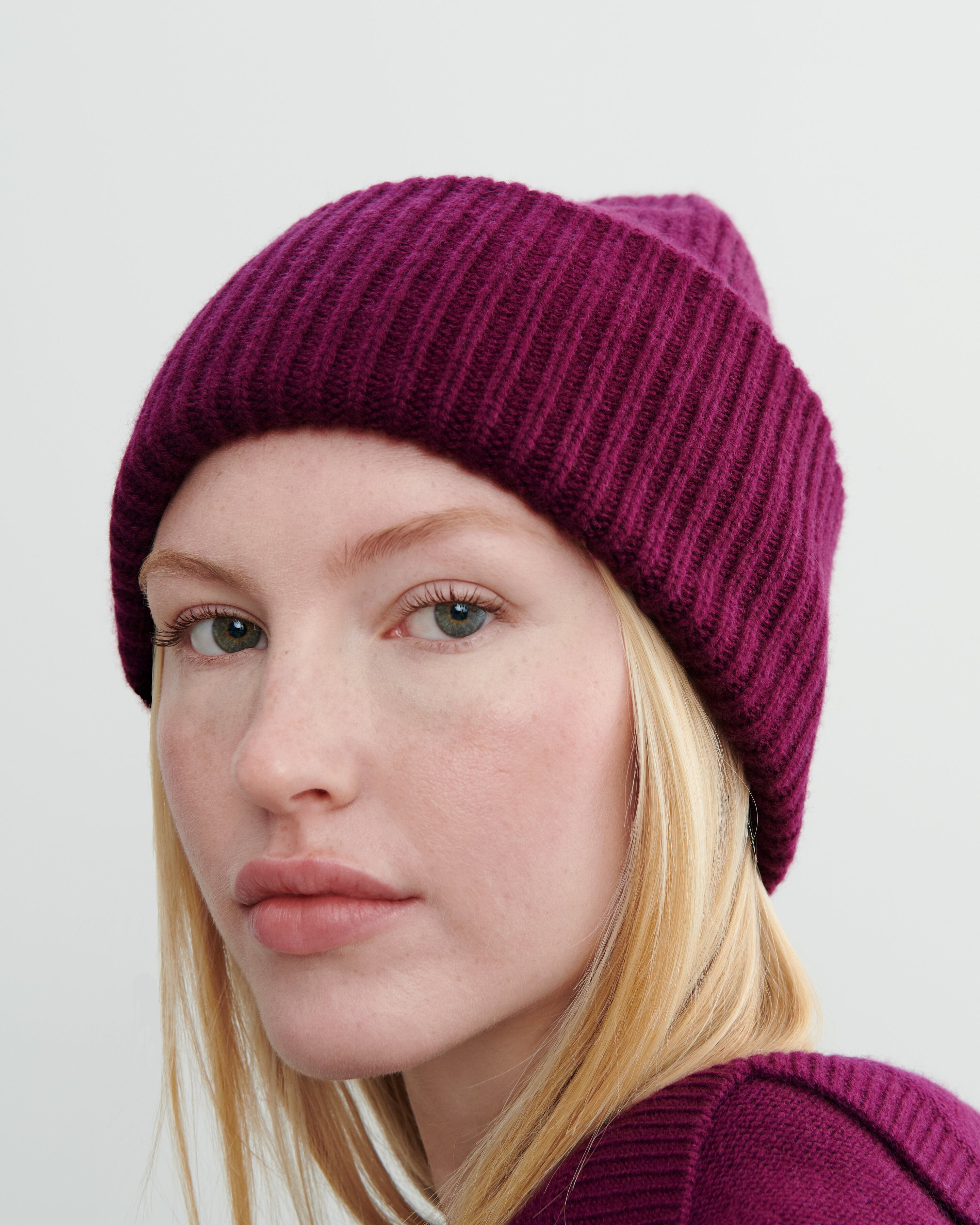 Bonnet ample à côtes-PRUNE DAMAS-100% cachemire