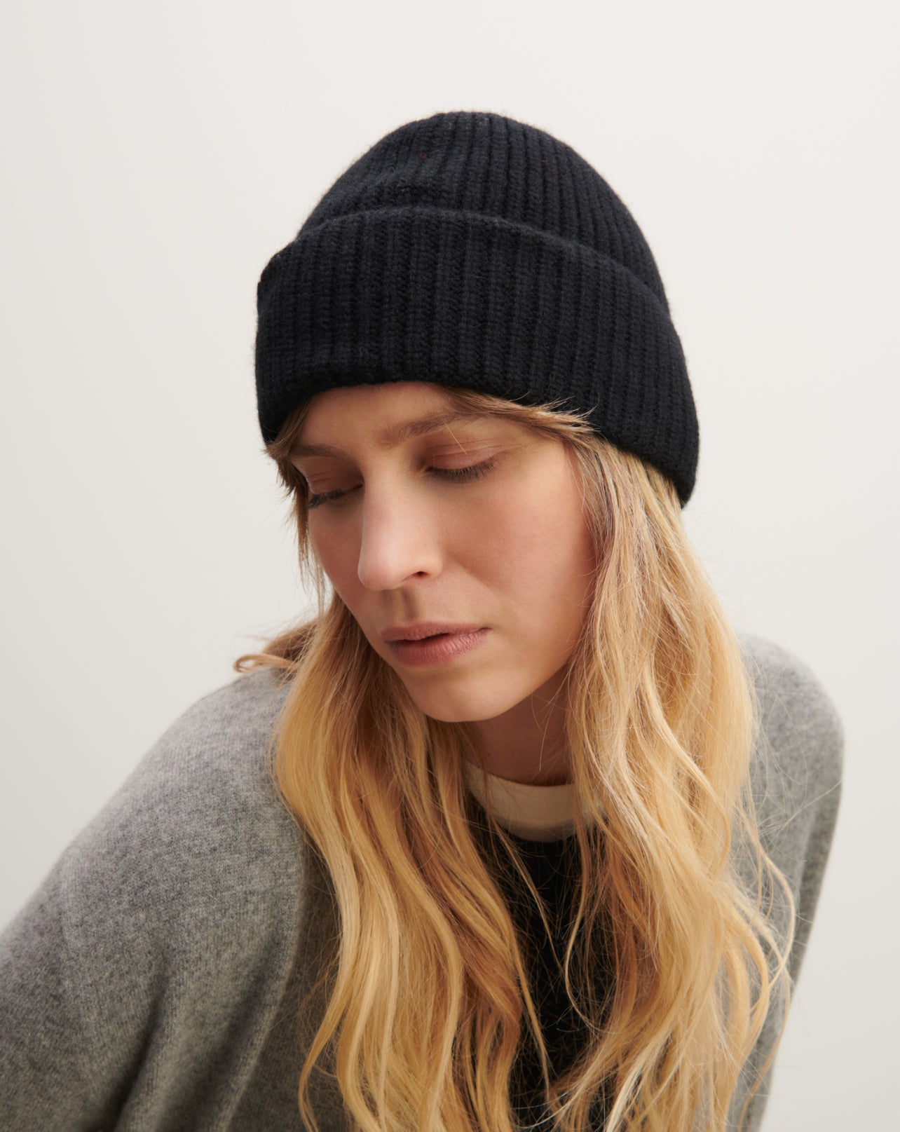 Bonnet à côtes-NOIR-100% cachemire