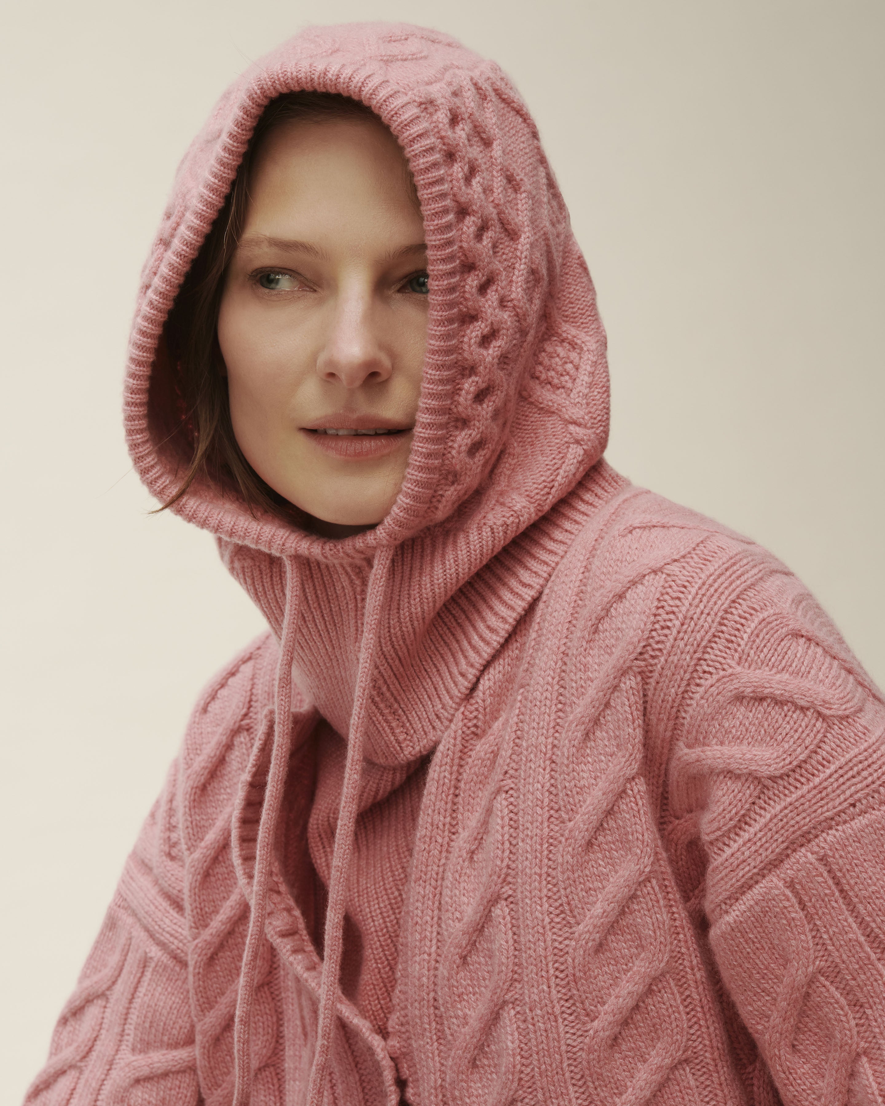 Cagoule à torsades-ROSE CAMEO-100% cachemire