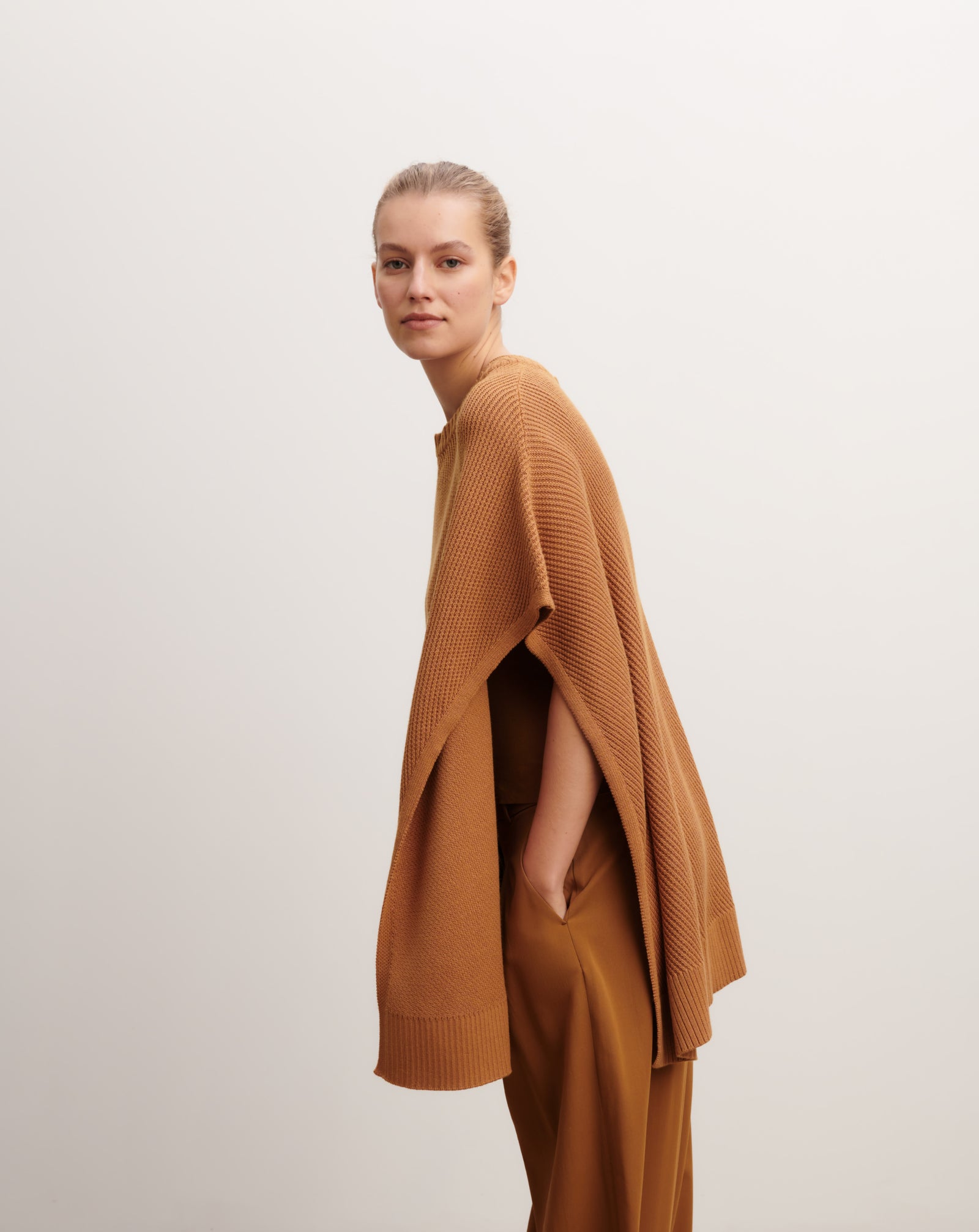 Poncho à côtes-MACCHIATO-85% pima coton 15% cachemire