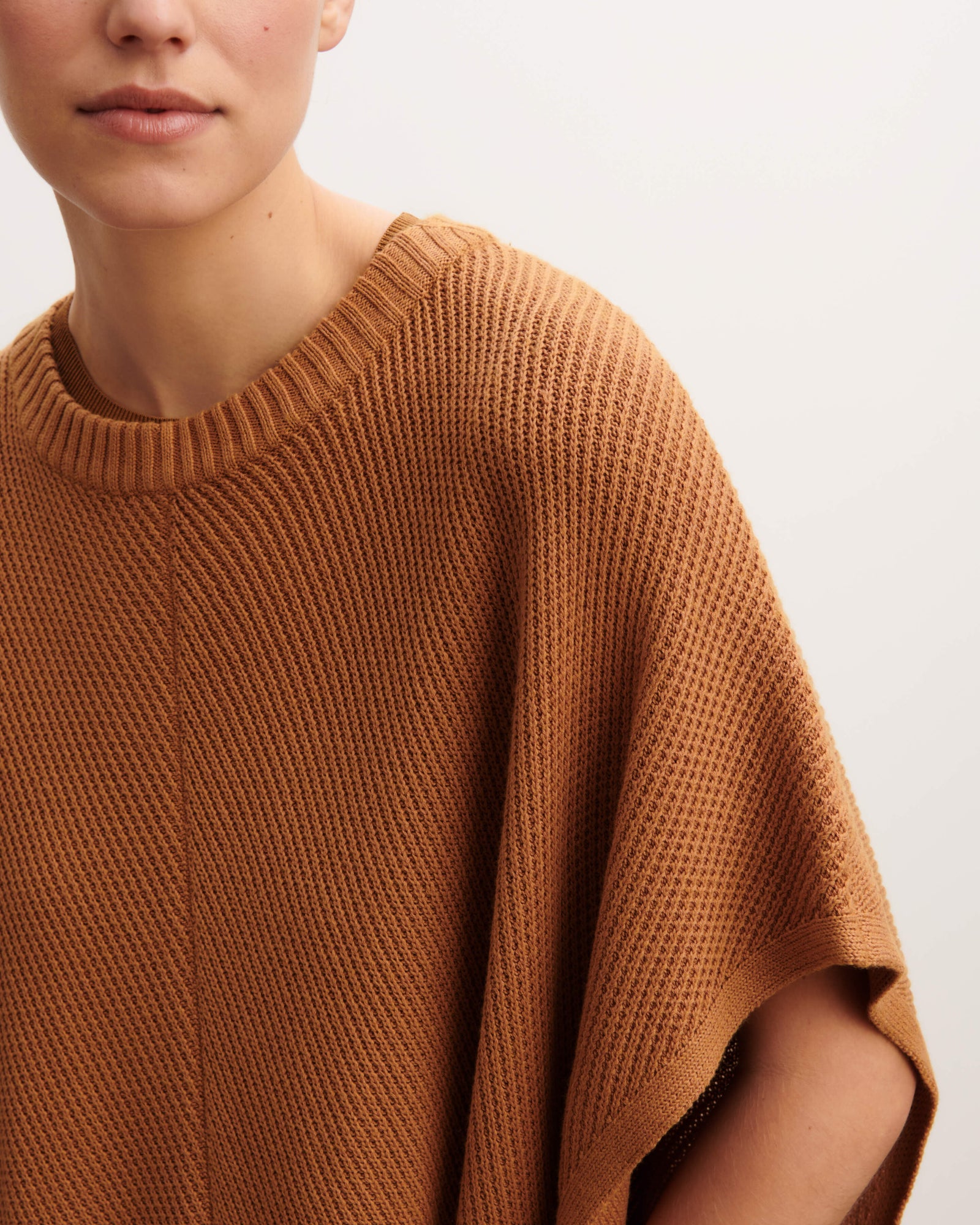 Poncho à côtes-MACCHIATO-85% pima coton 15% cachemire