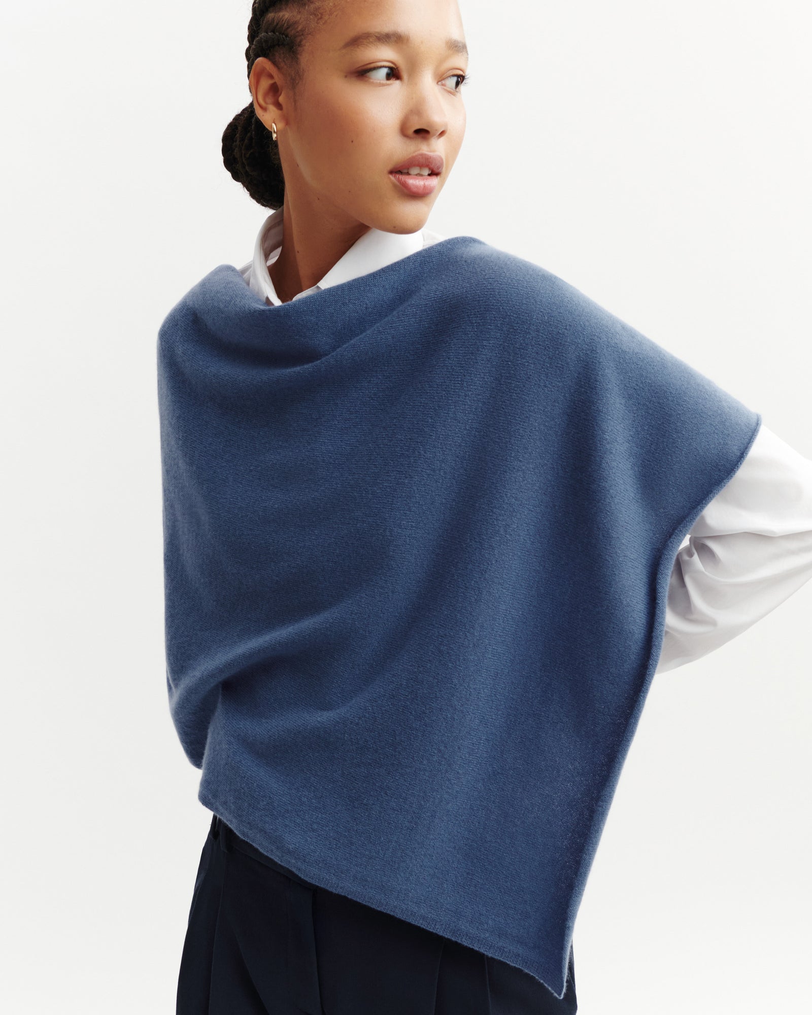 Poncho court-BLEU ATLAS-100% cachemire