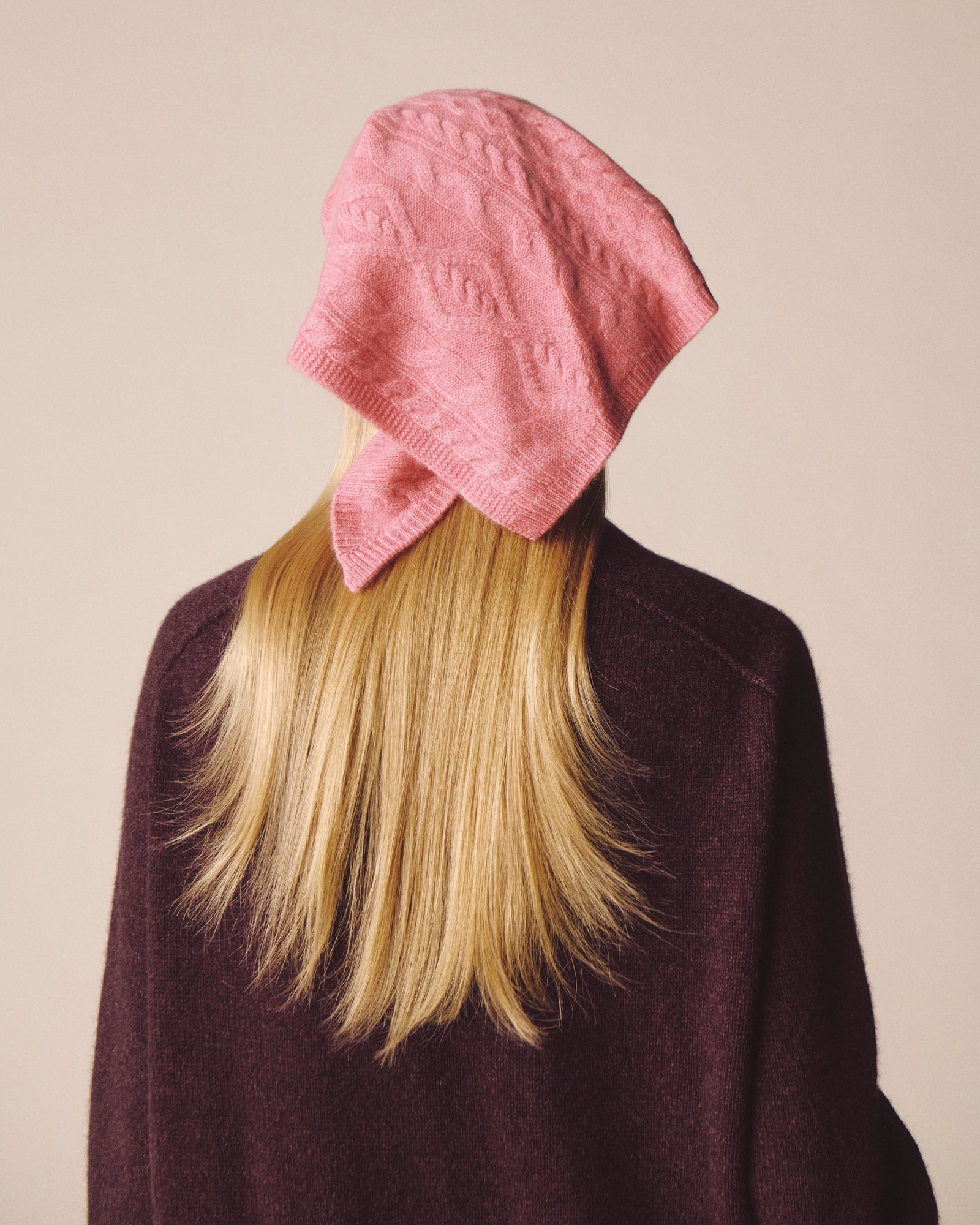 Triangle à torsades les 40 ans-ROSE CAMEO-100% cachemire