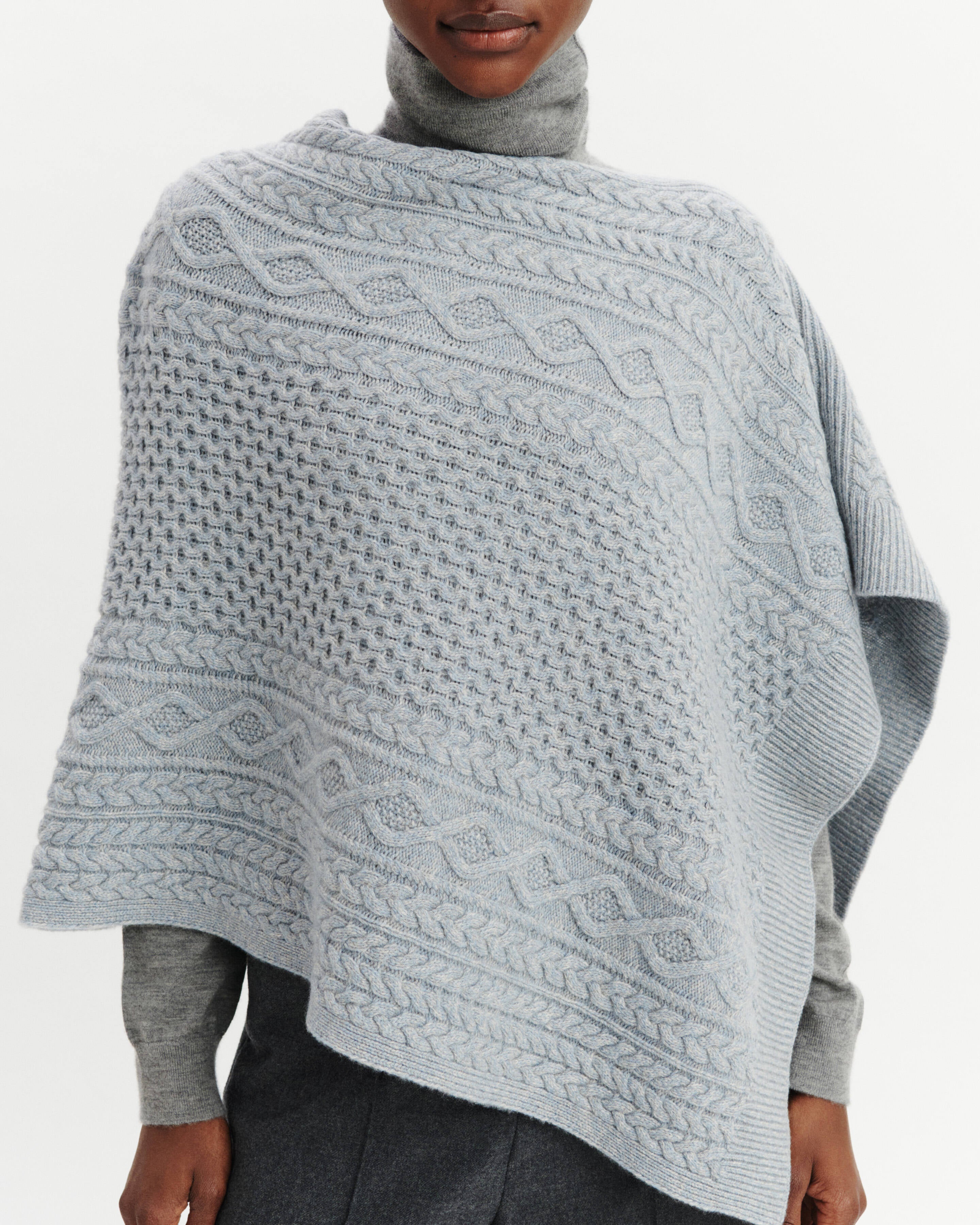 Poncho à torsades-BLEU GLACIER/GRIS ARGENTE-100% cachemire