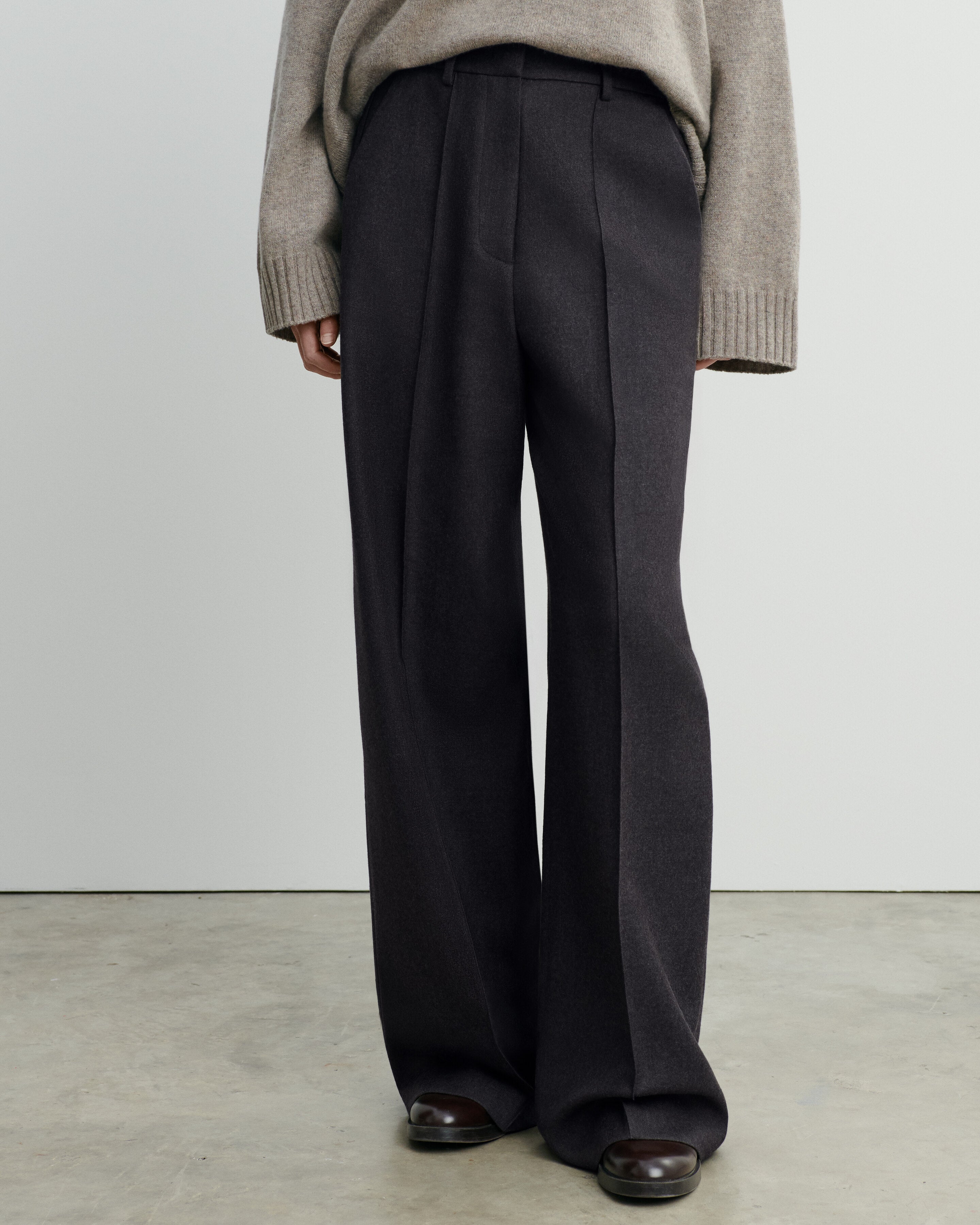 Pintuck trousers in Cashmere, Wool Women wenge brown | Eric Bompard