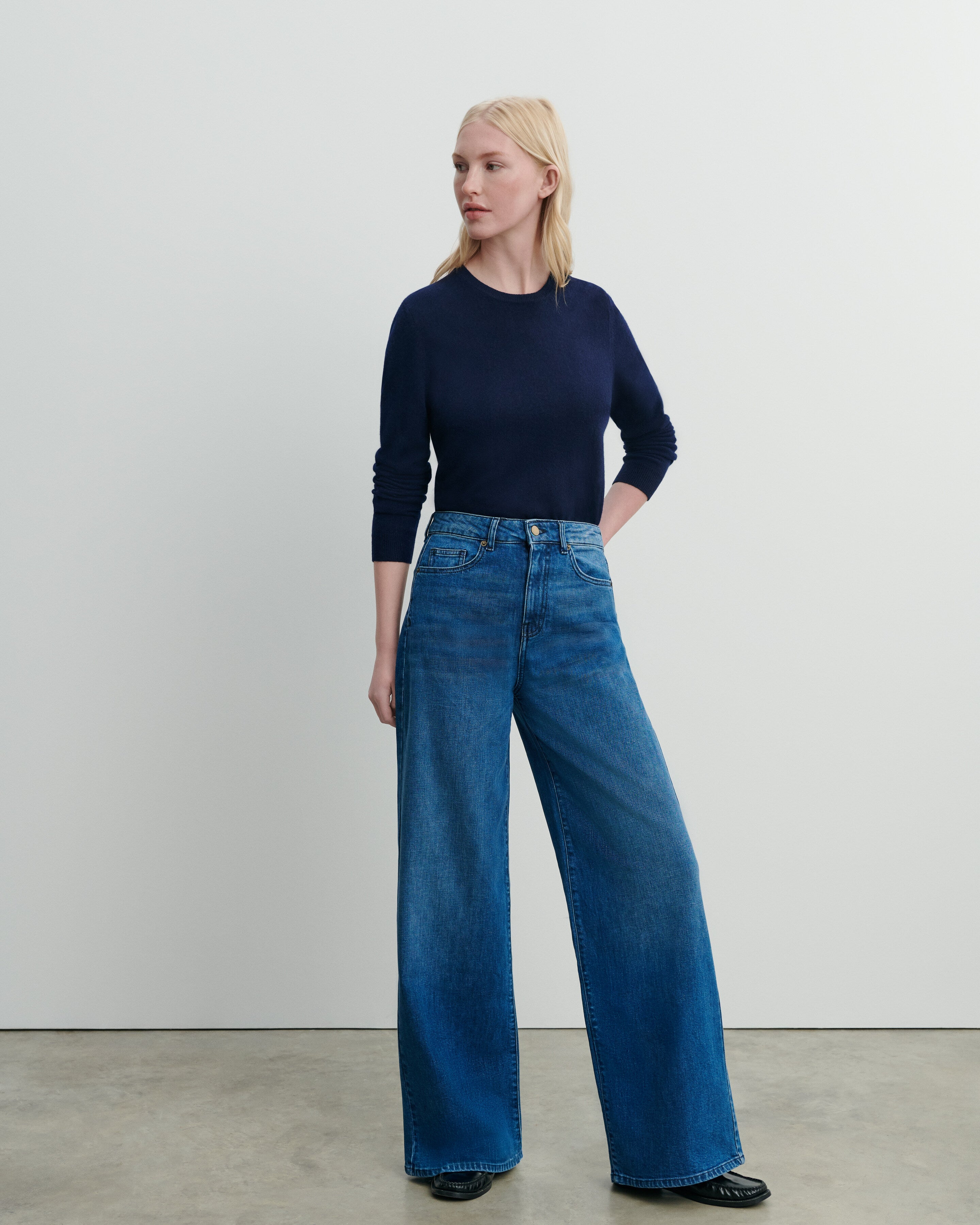 パンツ hard crushed wide denim / blue / 36 Wide-leg faded denim jeans in Cotton Women vintage blue | Eric Bompard