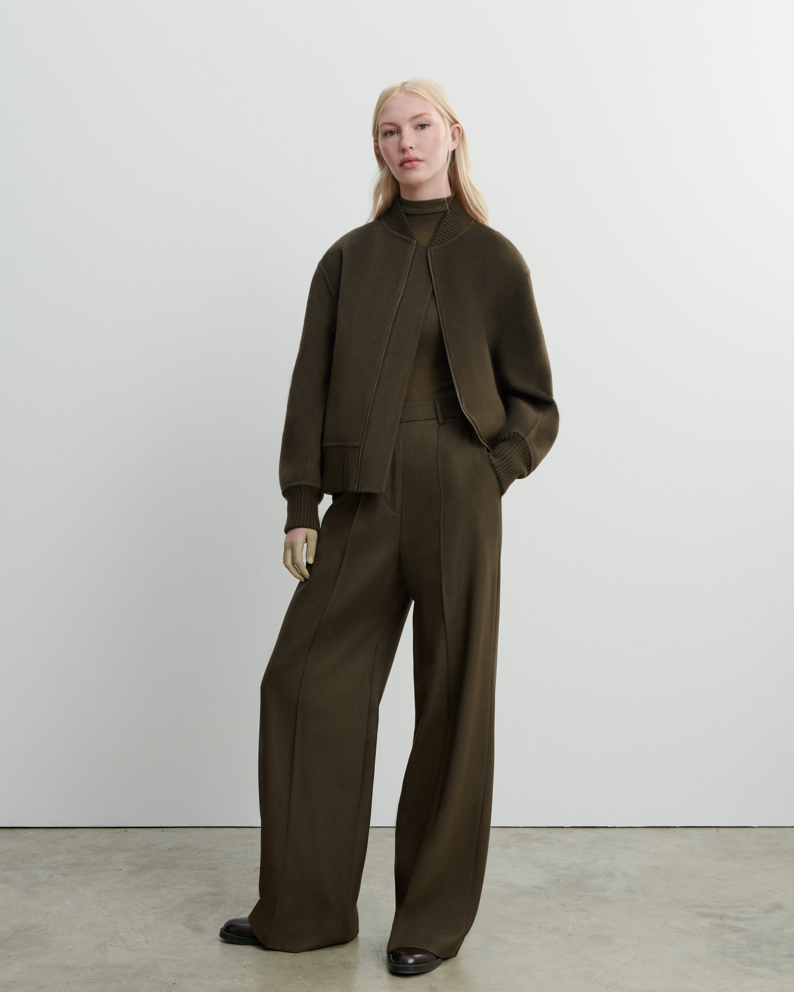 Pantalon à plis-VERT KELLER-85% laine; 15% cachemire