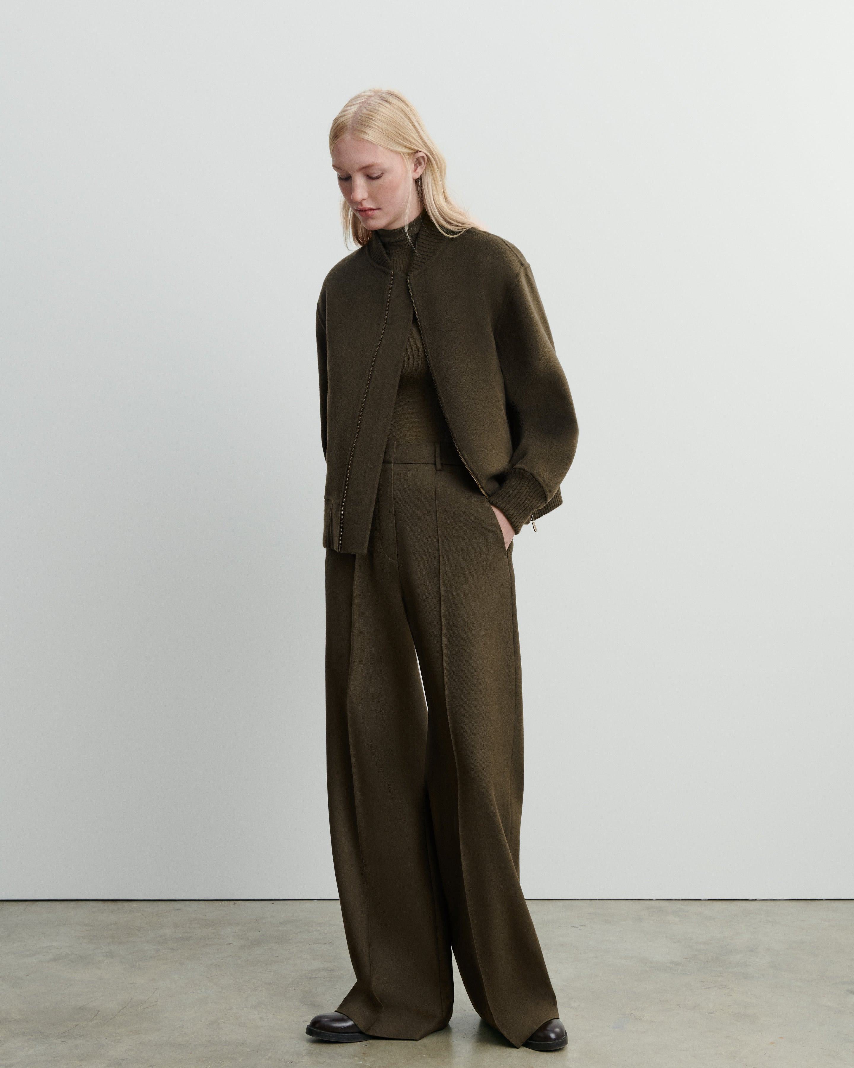 Pantalon à plis-VERT KELLER-85% laine; 15% cachemire
