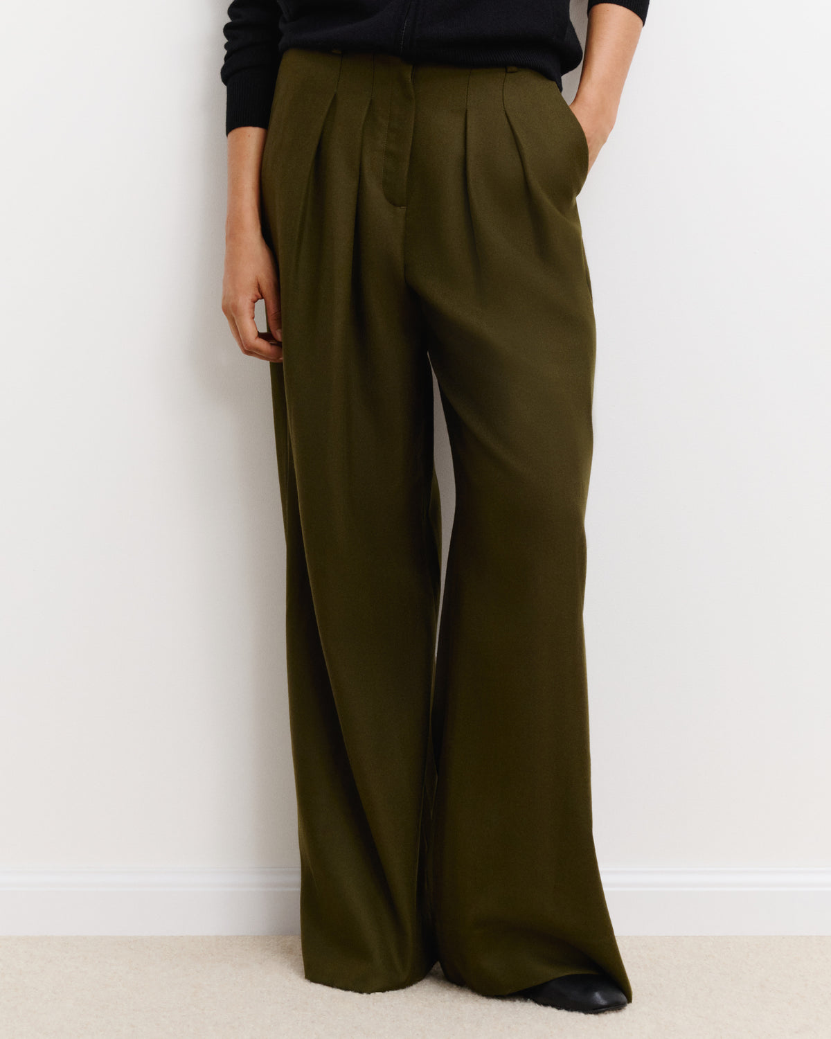 Pantalon ample à plis-VERT KELLER-85% laine; 15% cachemire