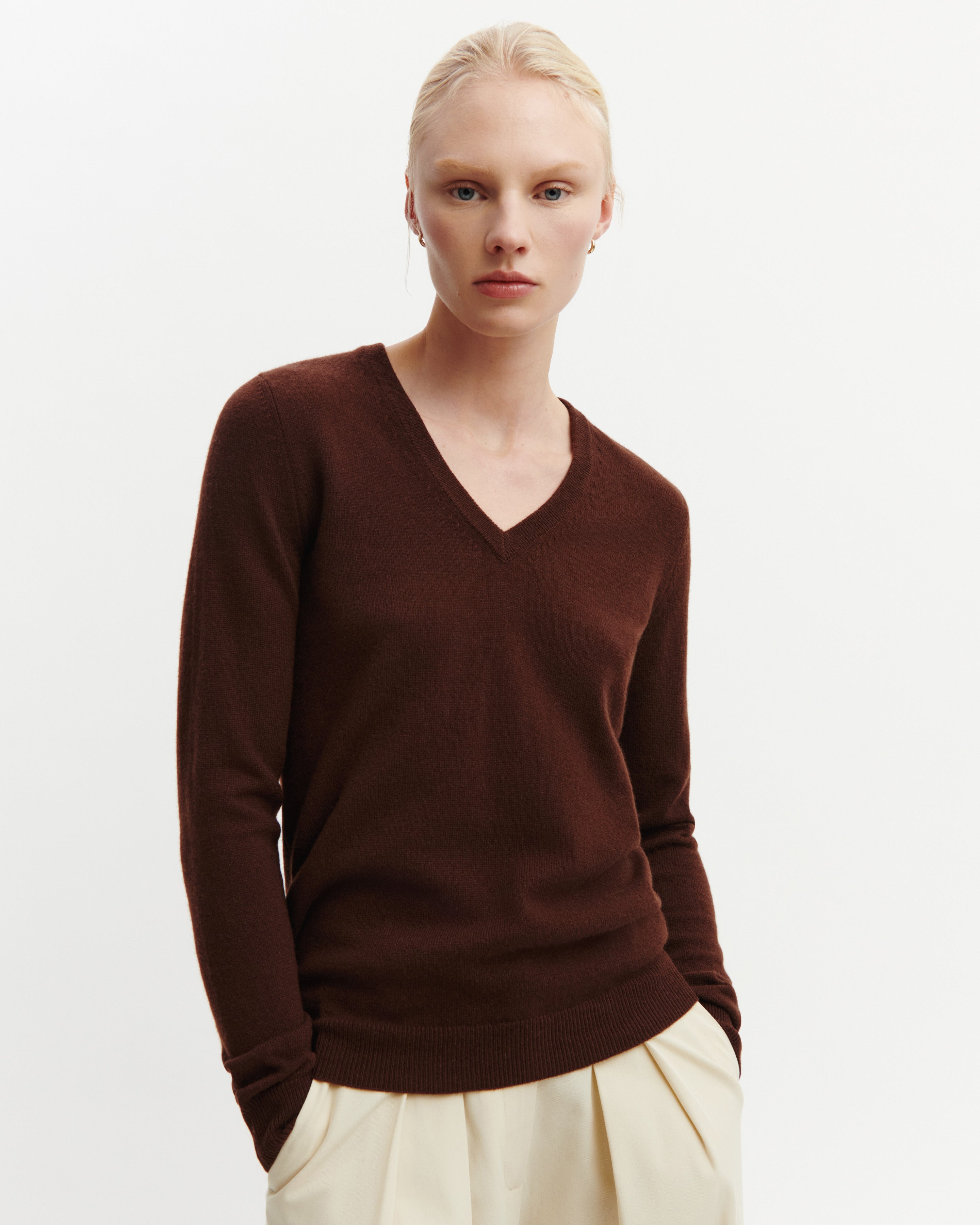 Pull col V classique-CAFE-100% cachemire