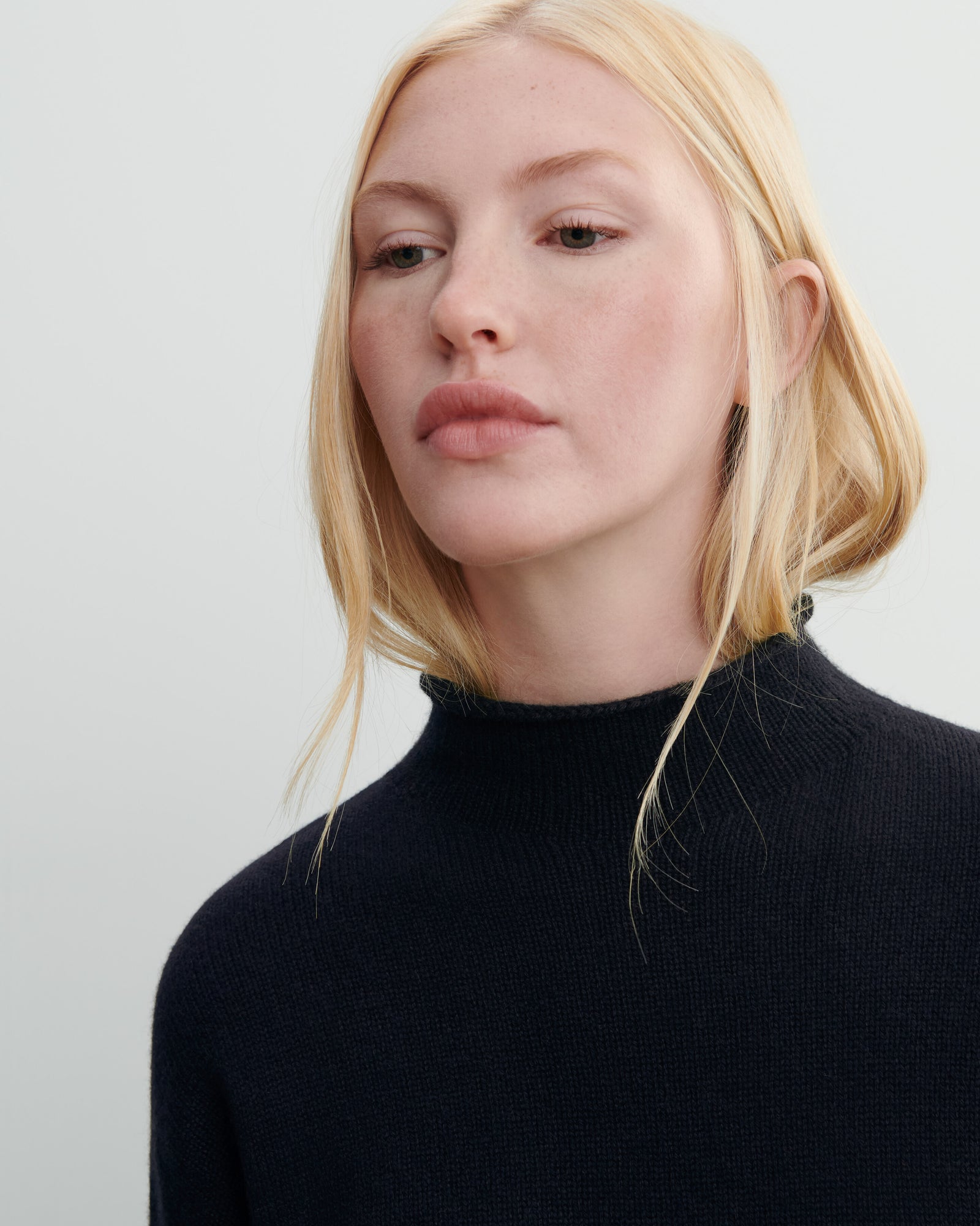 Pull col montant ample-NOIR-100% cachemire