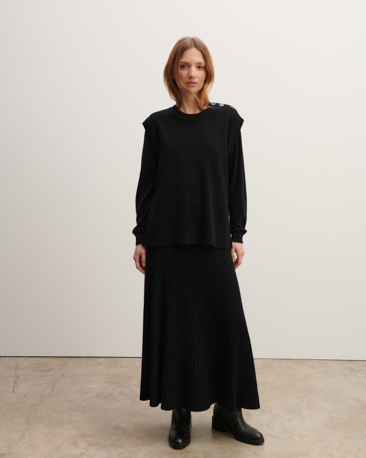 Col rond sans manches à boutons-NOIR-100% CACHEMIRE