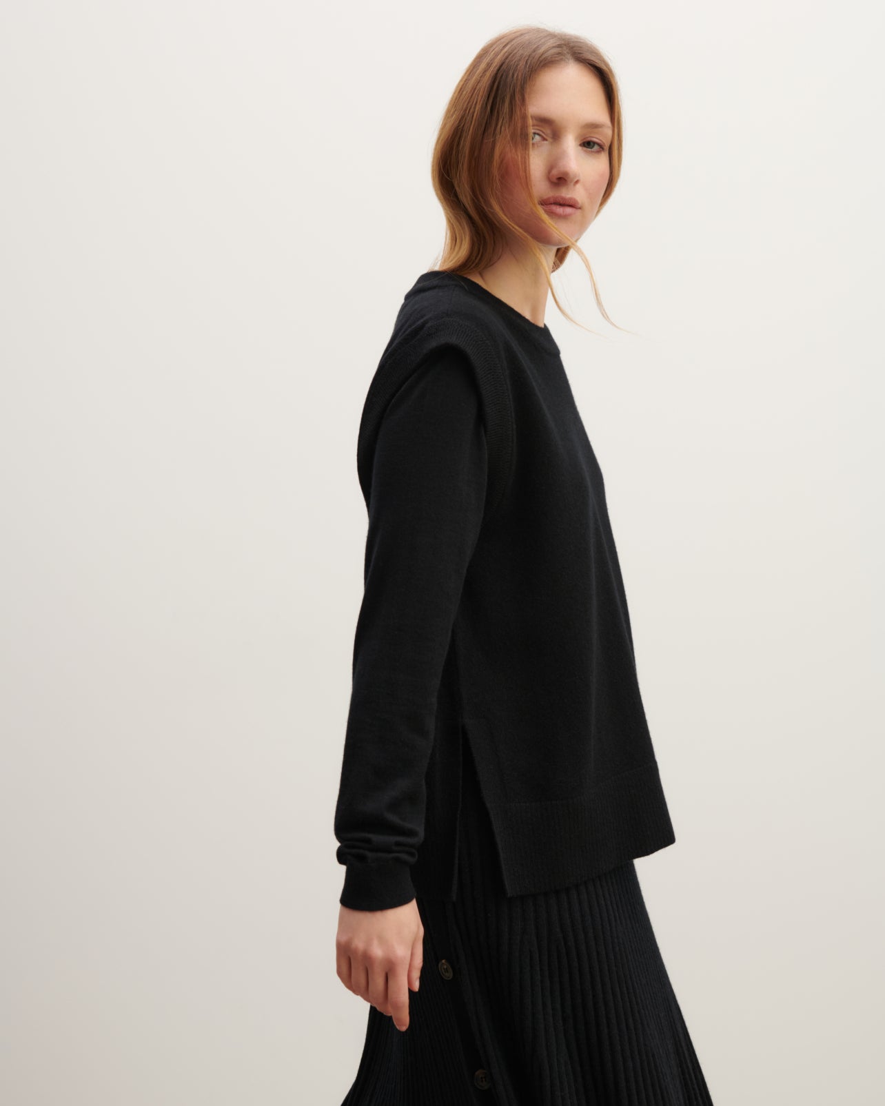 Col rond sans manches à boutons-NOIR-100% CACHEMIRE