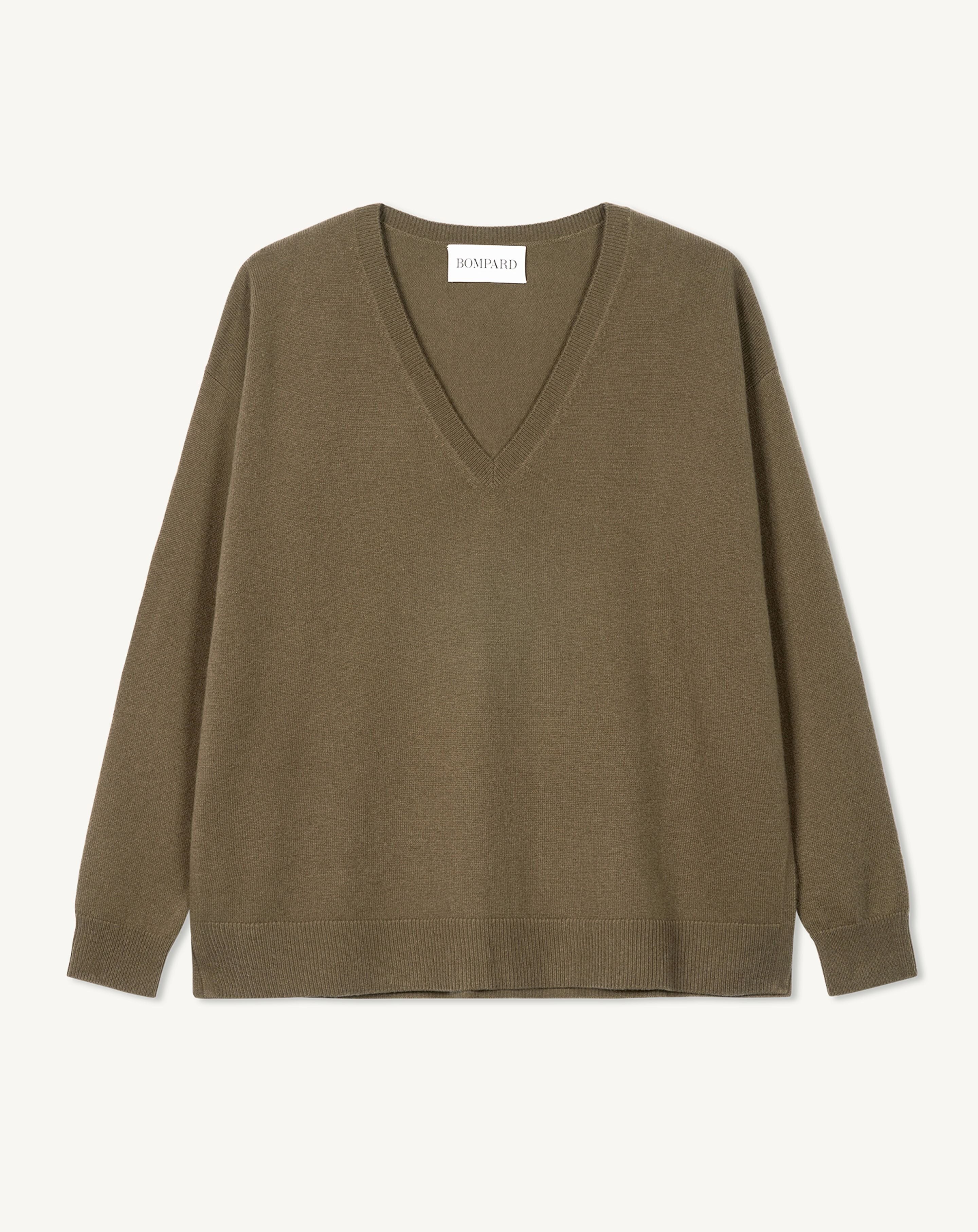 Loose V-neck pullover in Cashmere Women bronze | Eric Bompard