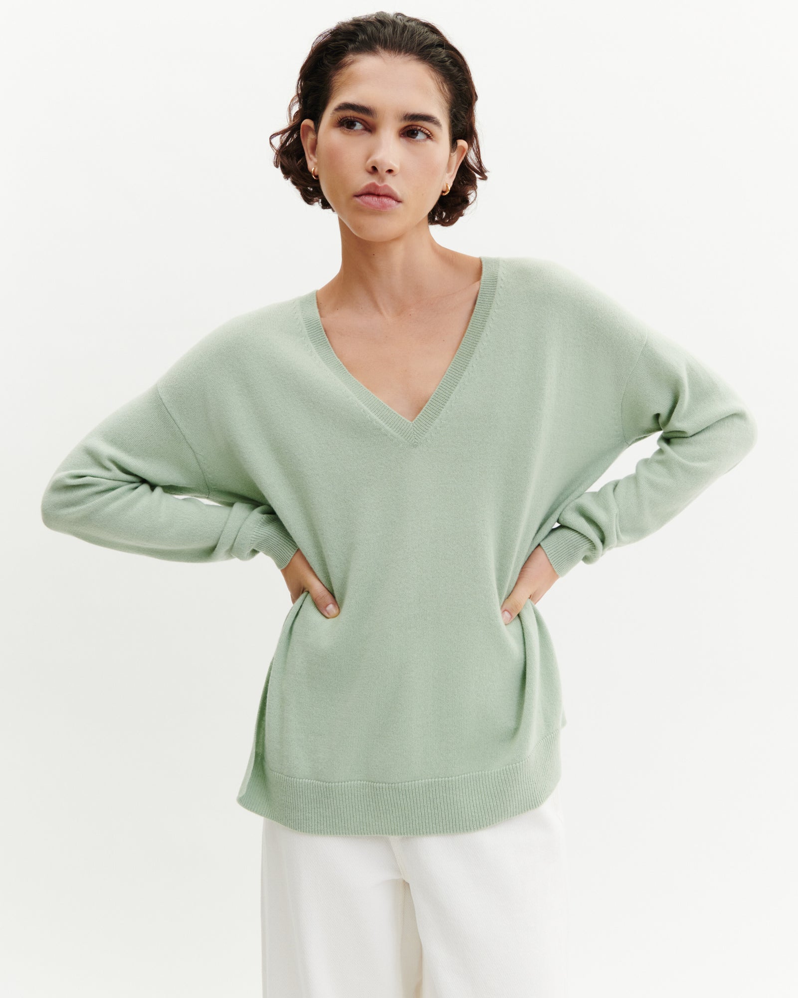 Pull col V ample fin-VERT AMANDE-100% cachemire