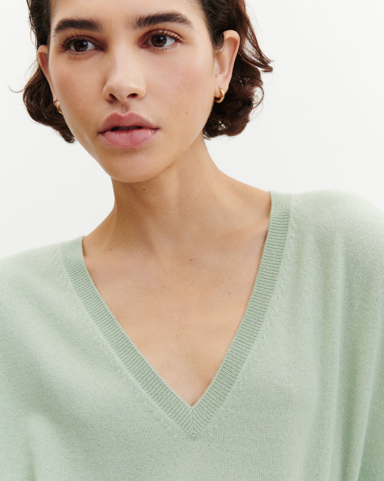 Pull col V ample fin-VERT AMANDE-100% cachemire