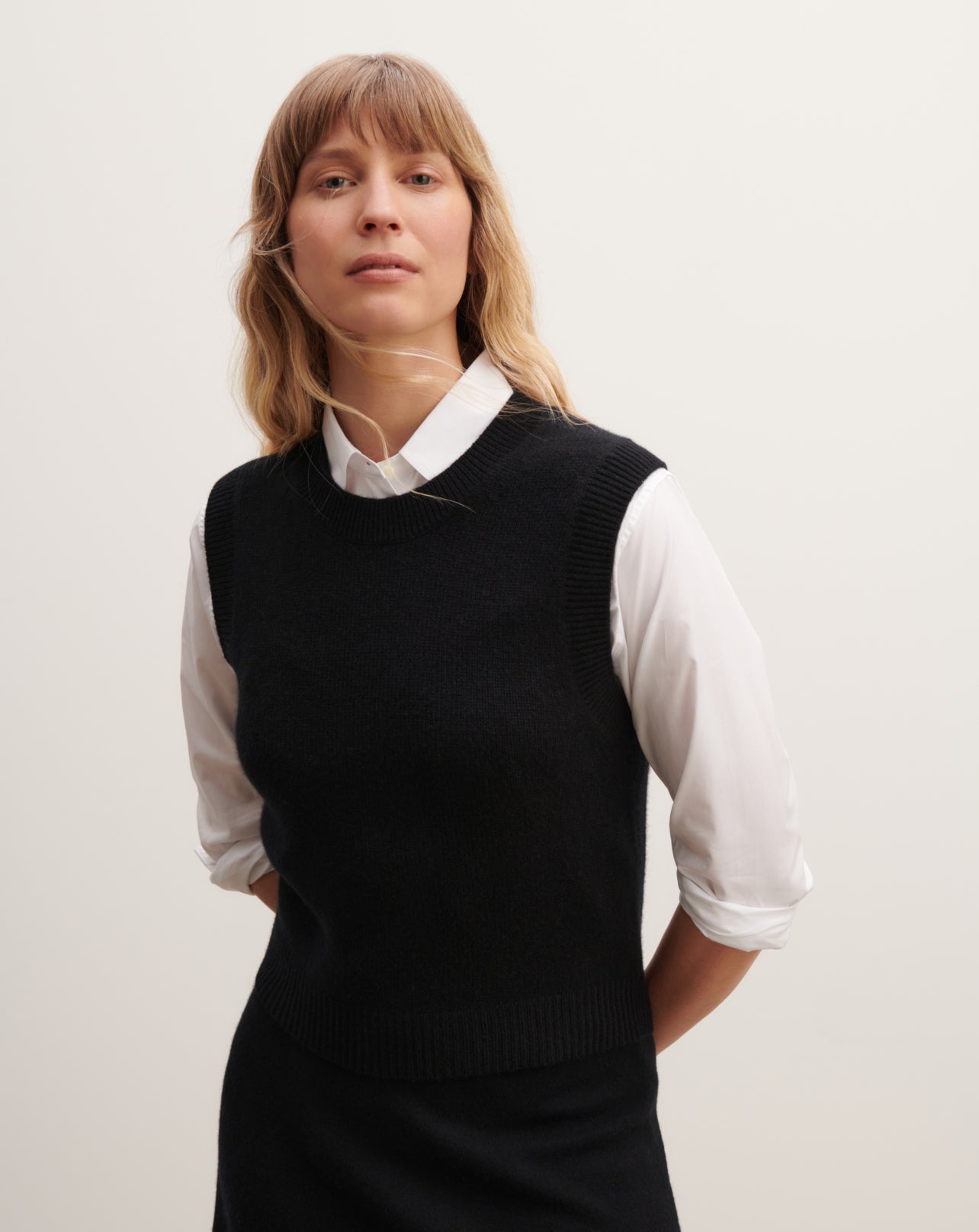 Col rond cropped sans manches-NOIR-100% cachemire