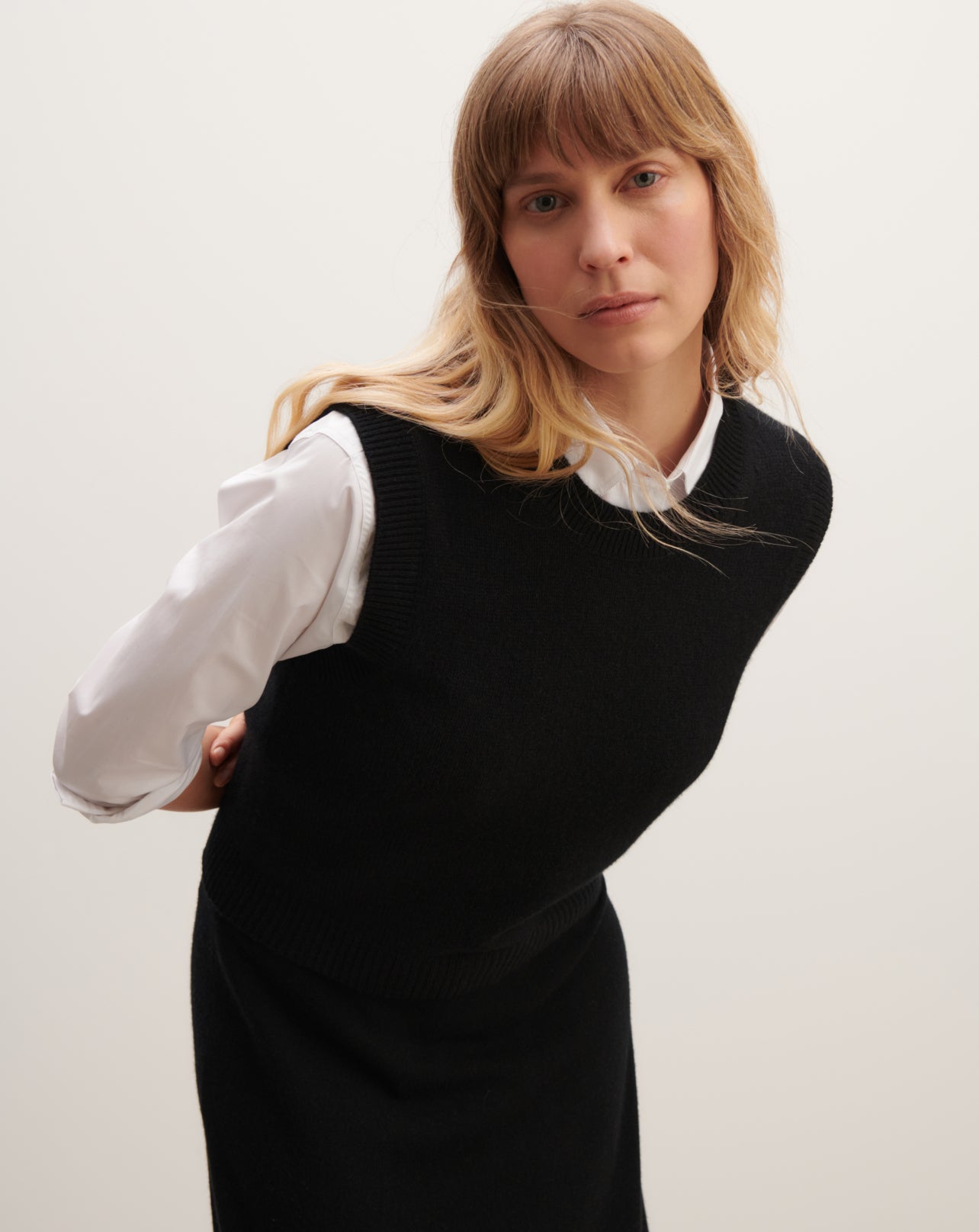 Col rond cropped sans manches-NOIR-100% cachemire