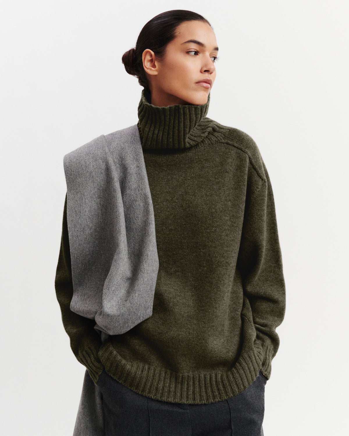 Pull col roulé Angèle-KAKI KOMBU-100% cachemire