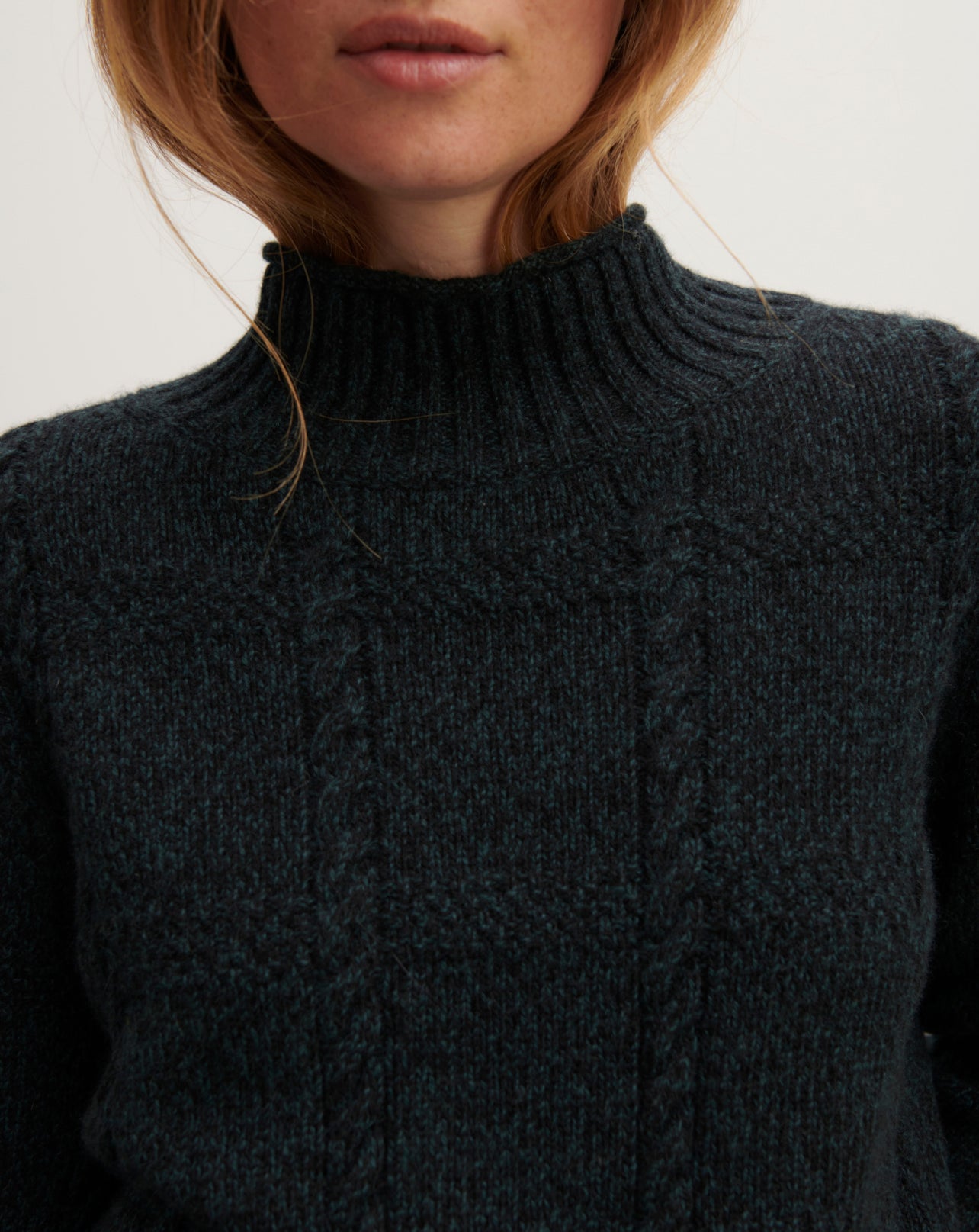 Col montant à torsades-VERT ZURICH/NOIR-100% cachemire