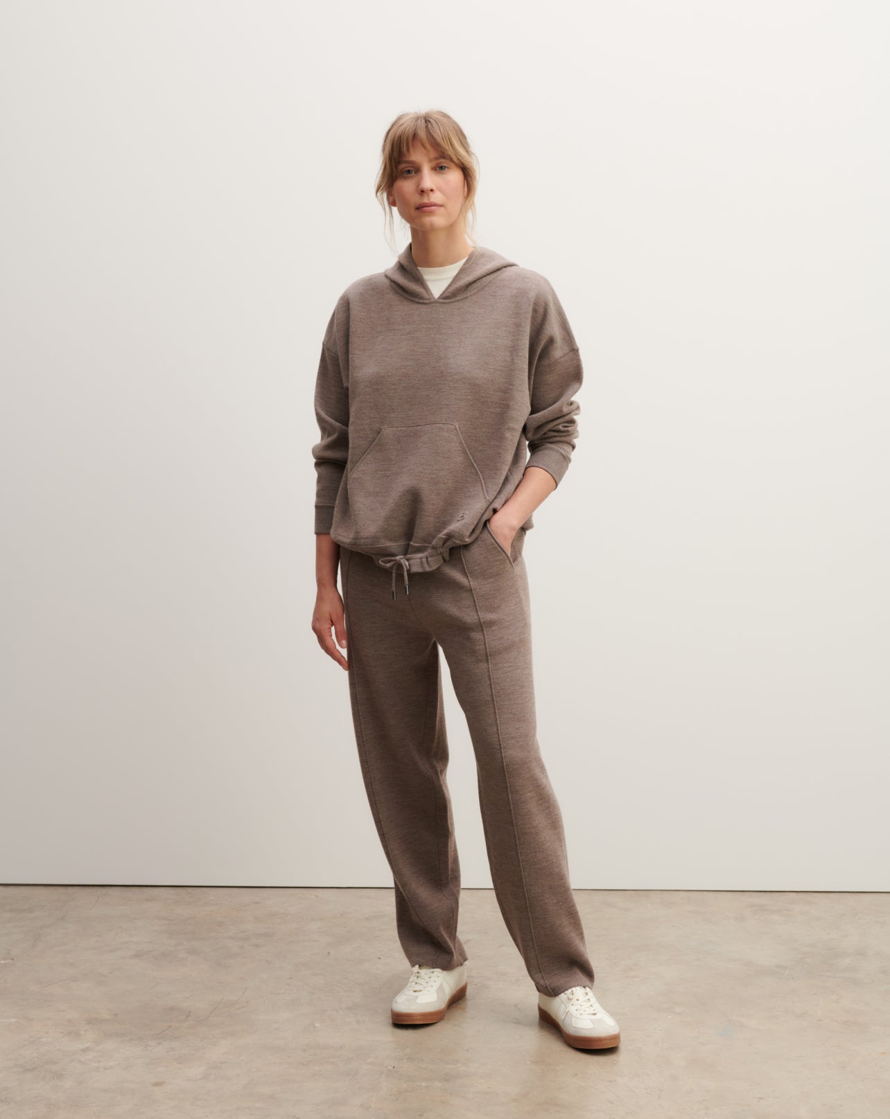 Pull à capuche double face-MILLET-INTERIEUR 100% LAINE EXTERIEUR 85% POLYAMIDE 15% ELASTHANNE