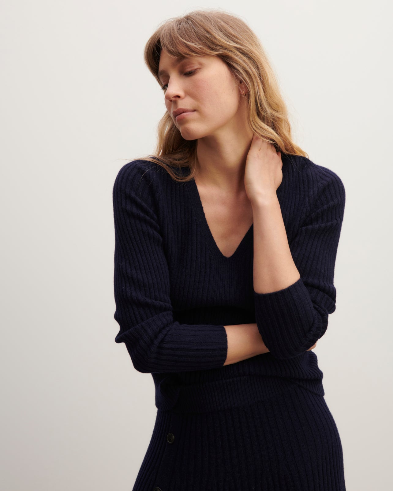 Pull col V ajusté à côtes-MARINE-100% cachemire