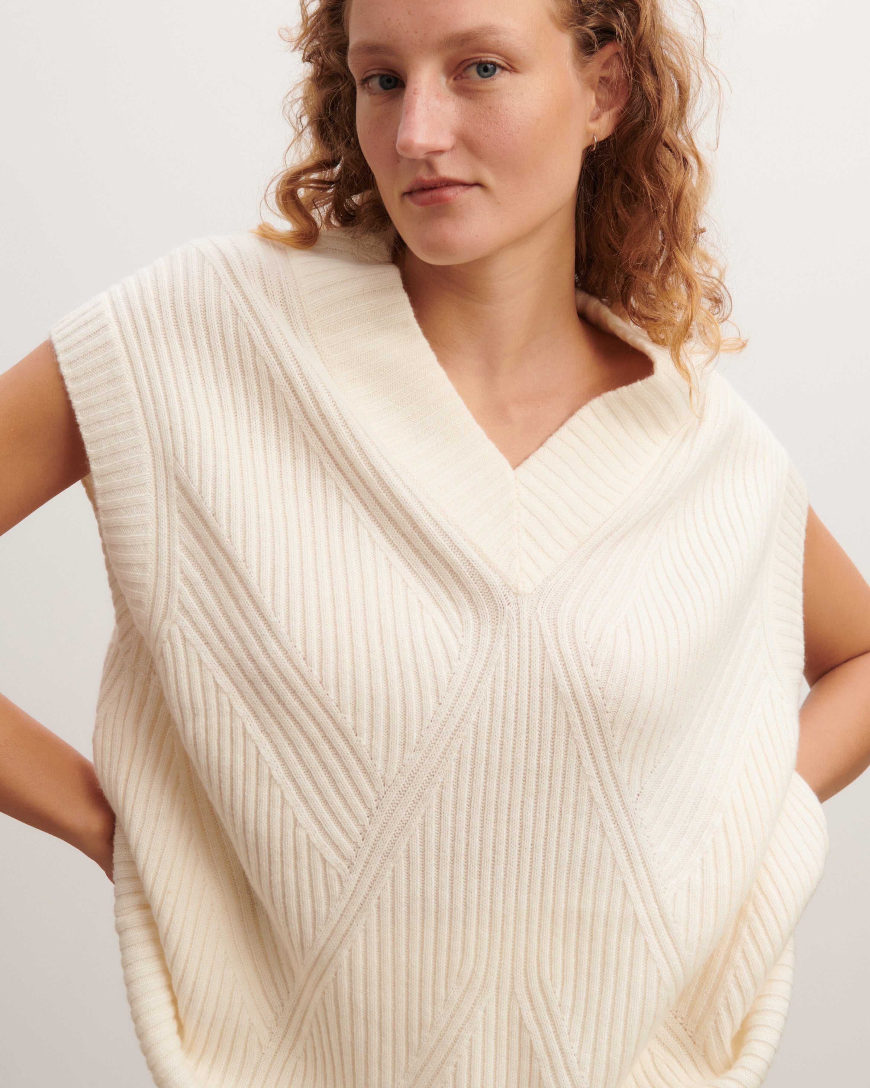 Pull col V sans manches-NATUREL-100% cachemire