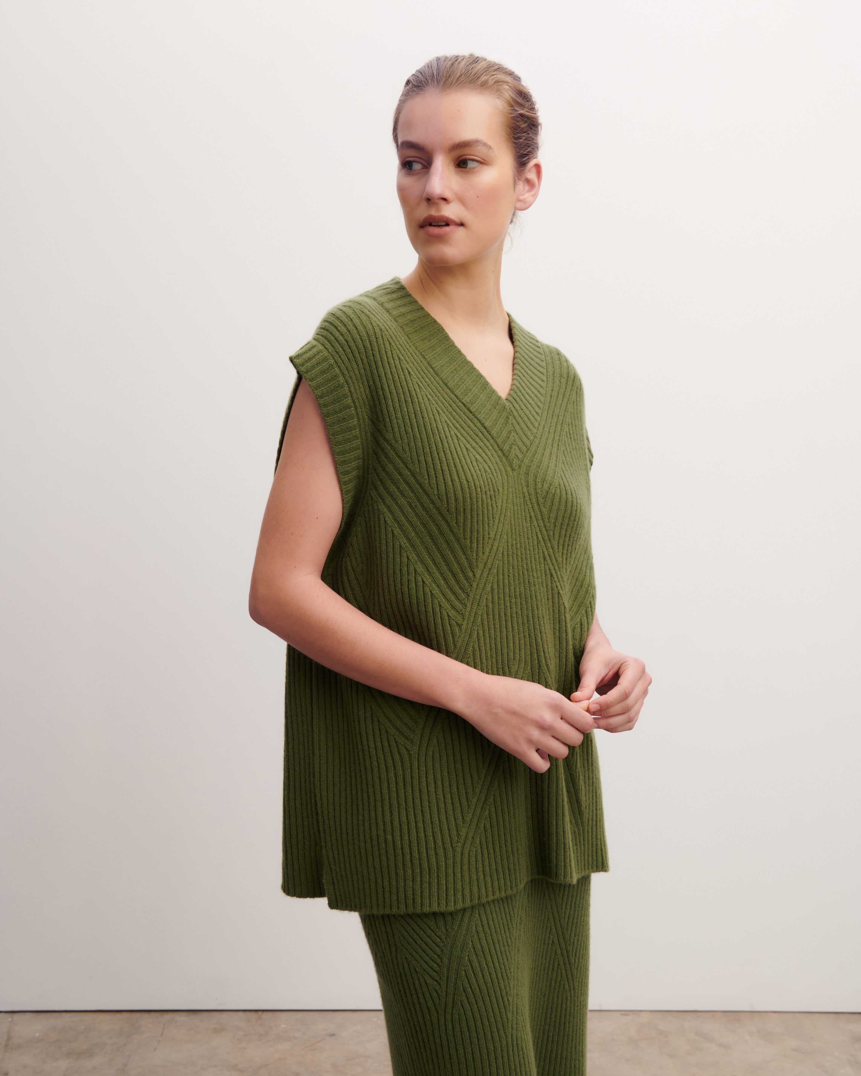 Pull col V sans manches-SAUGE-100% cachemire